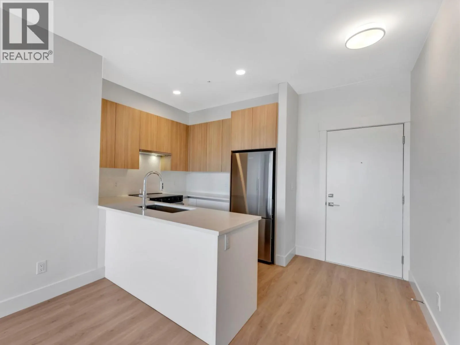 610 11907 223 STREET