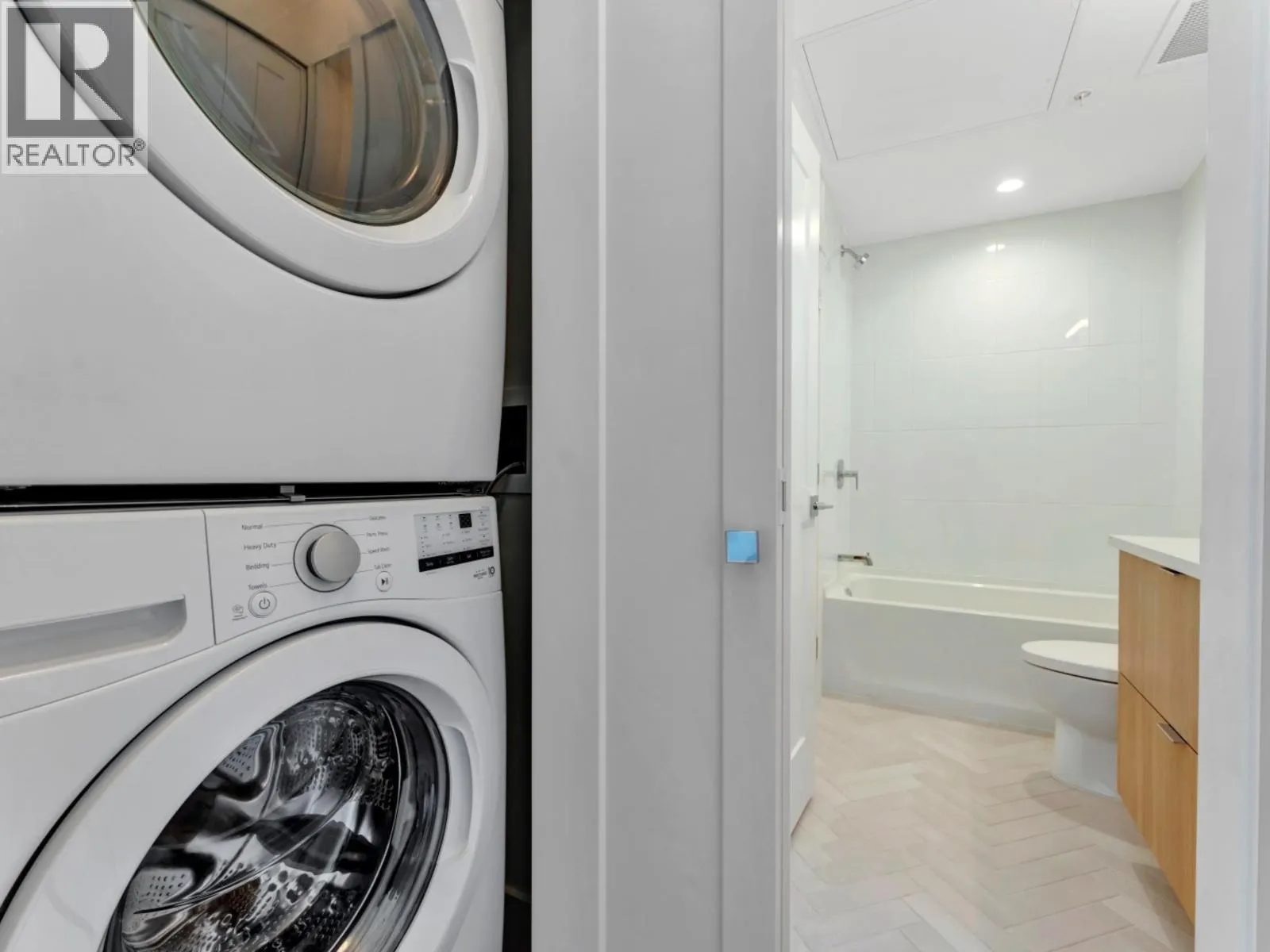 610 11907 223 STREET