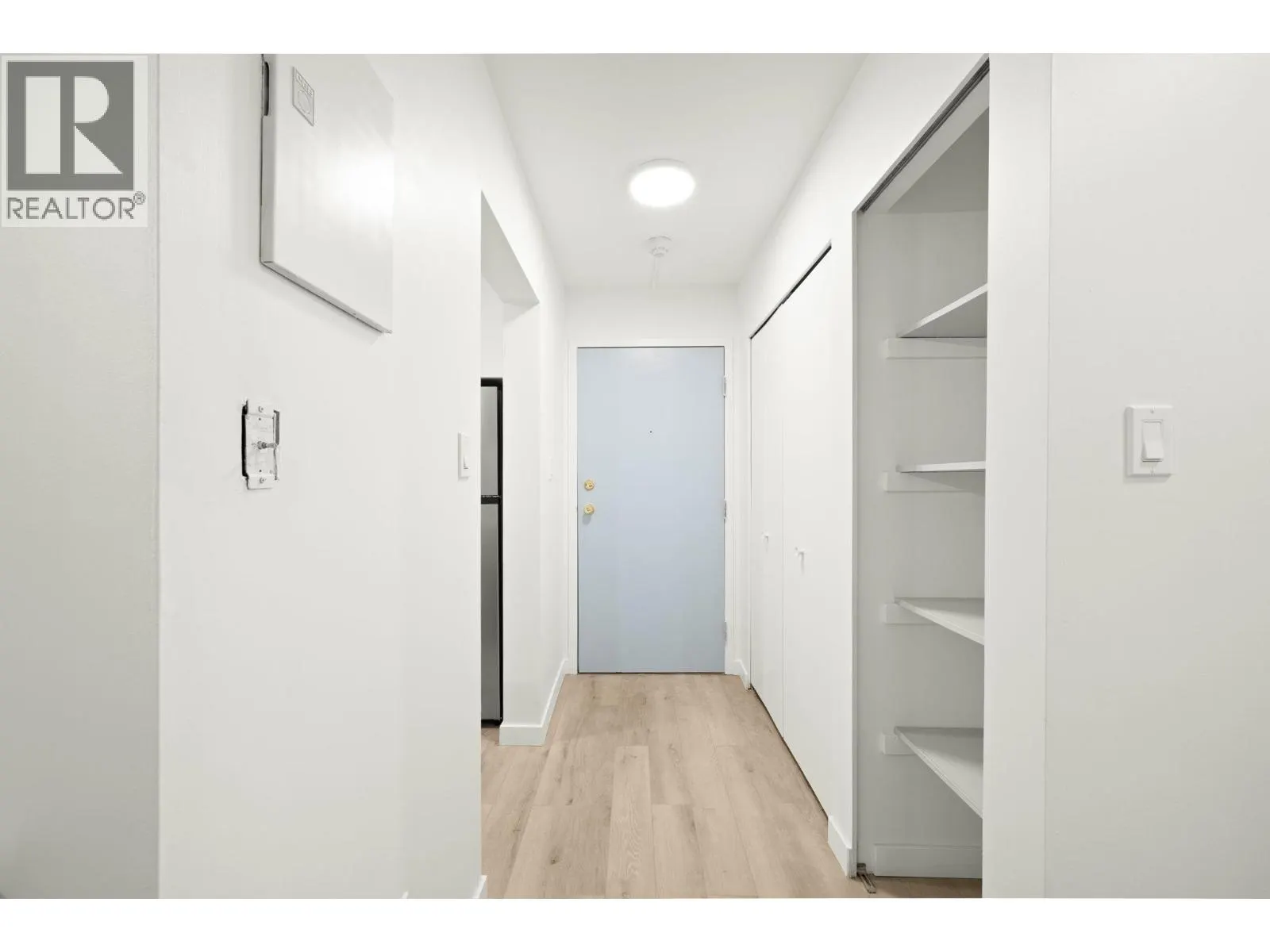 207 360 E 2ND STREET