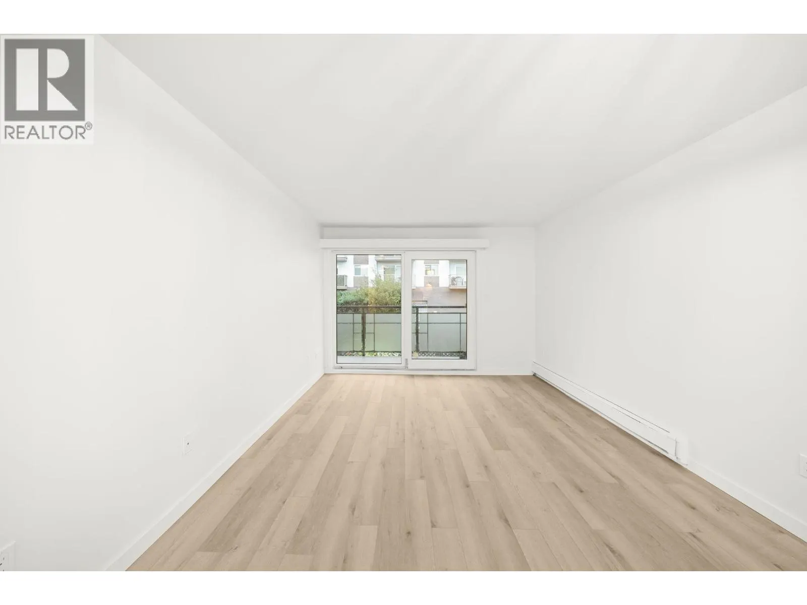 207 360 E 2ND STREET