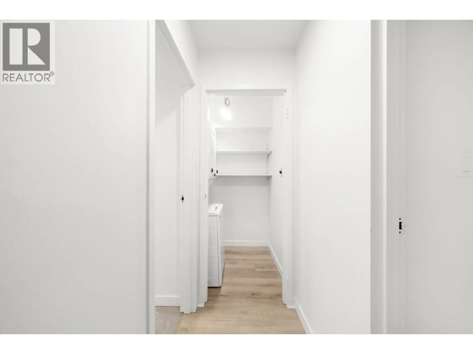 207 360 E 2ND STREET