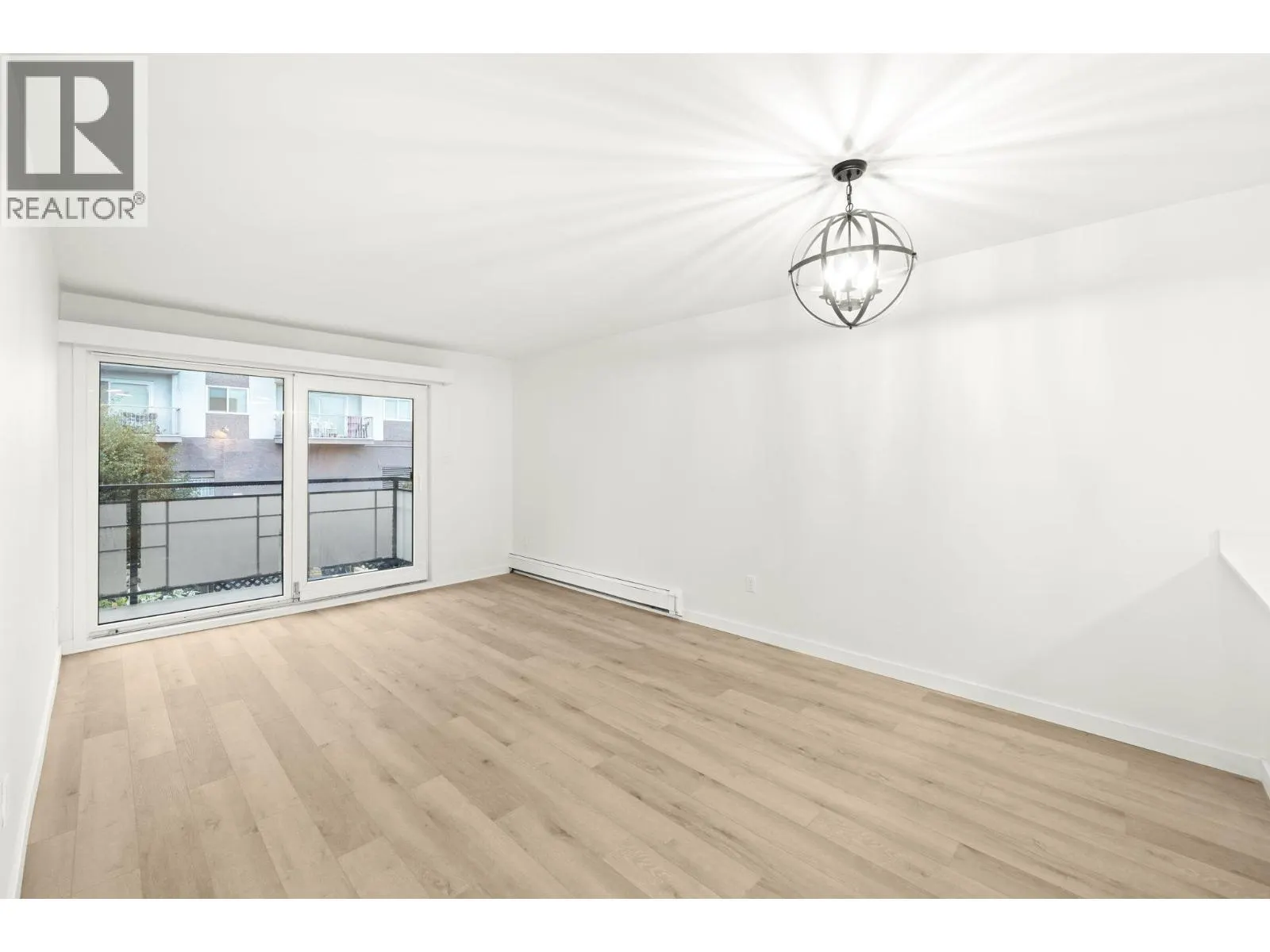 207 360 E 2ND STREET