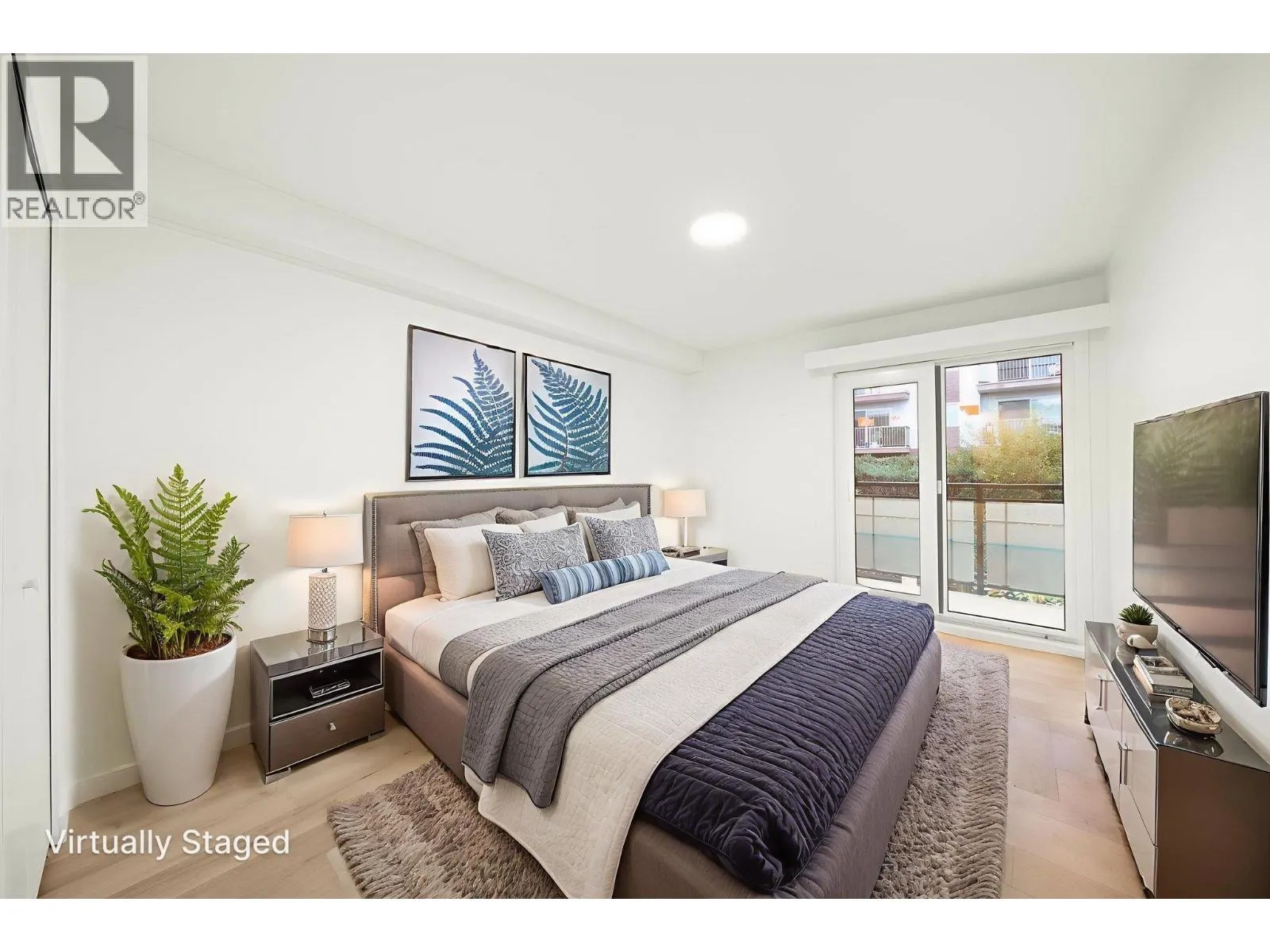 207 360 E 2ND STREET