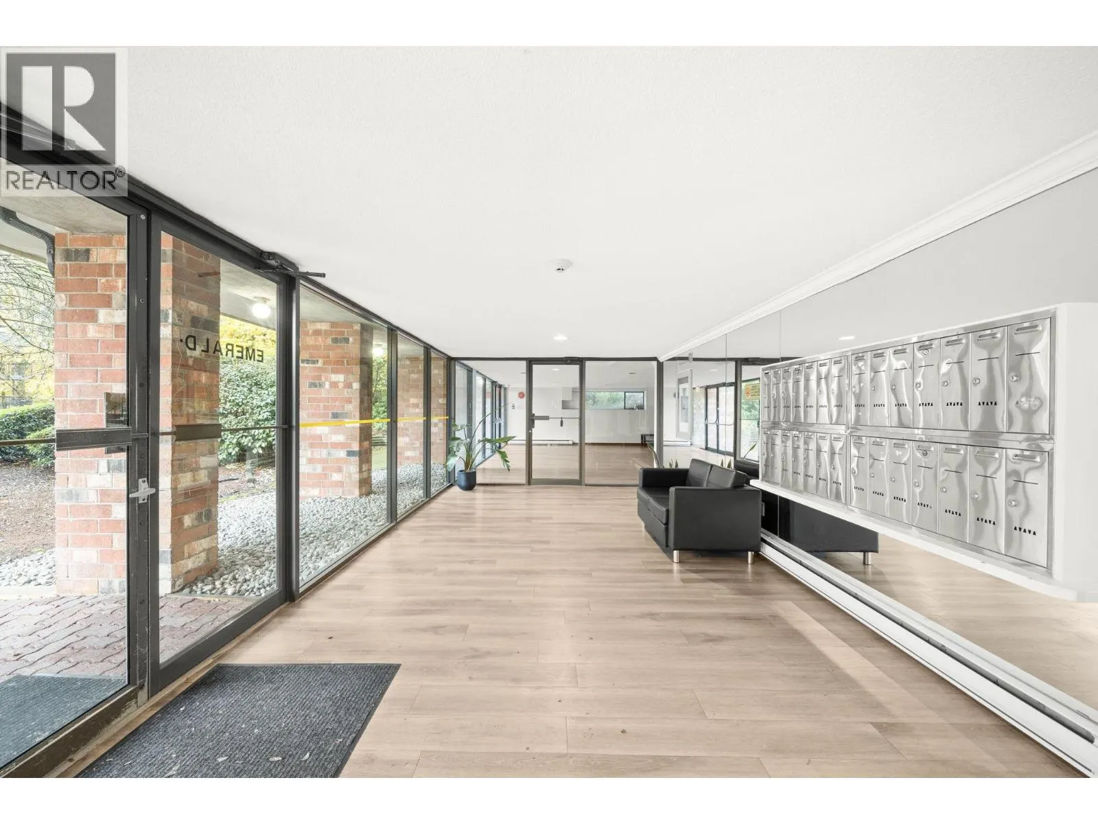 207 360 E 2ND STREET