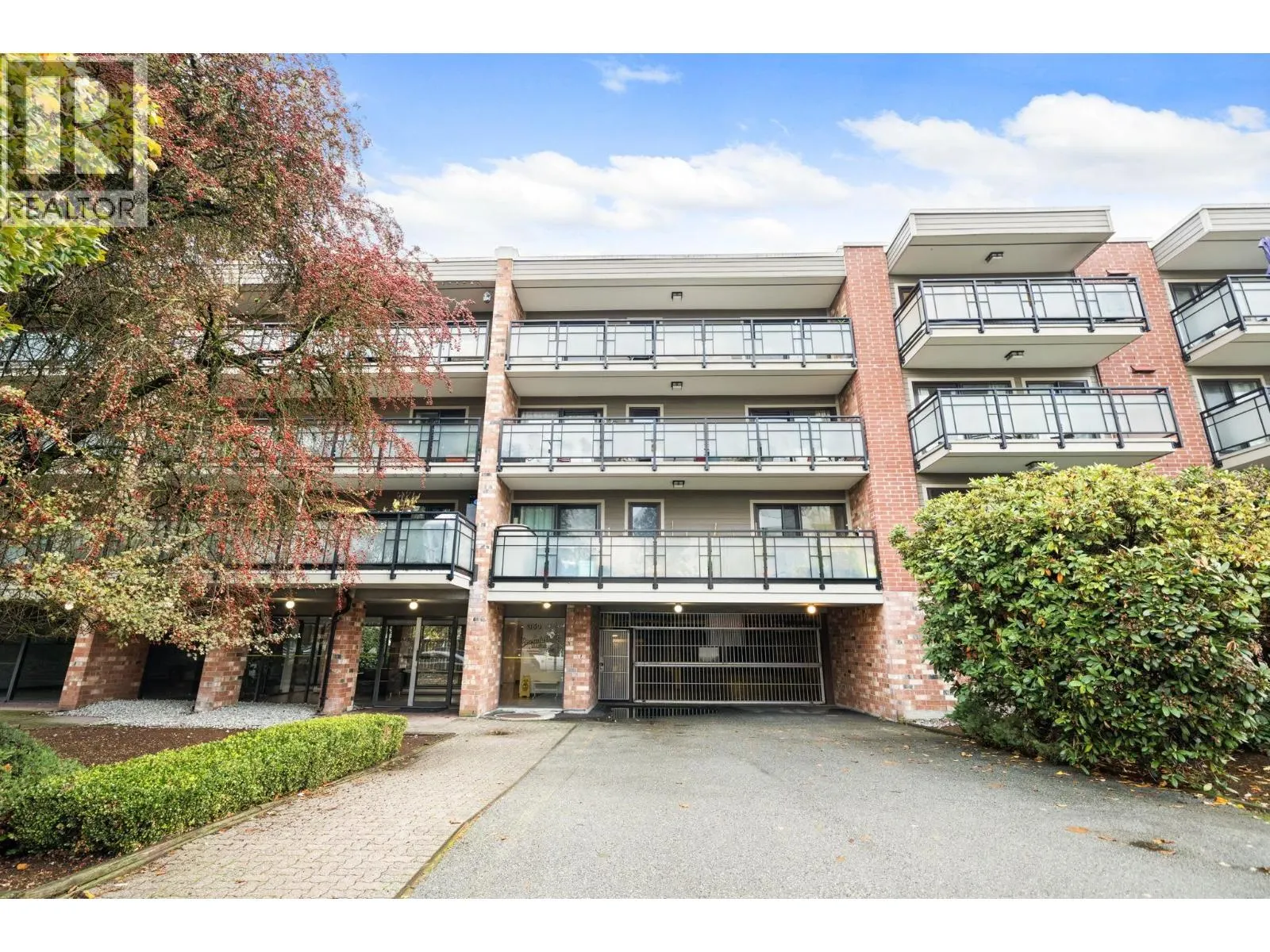 207 360 E 2ND STREET