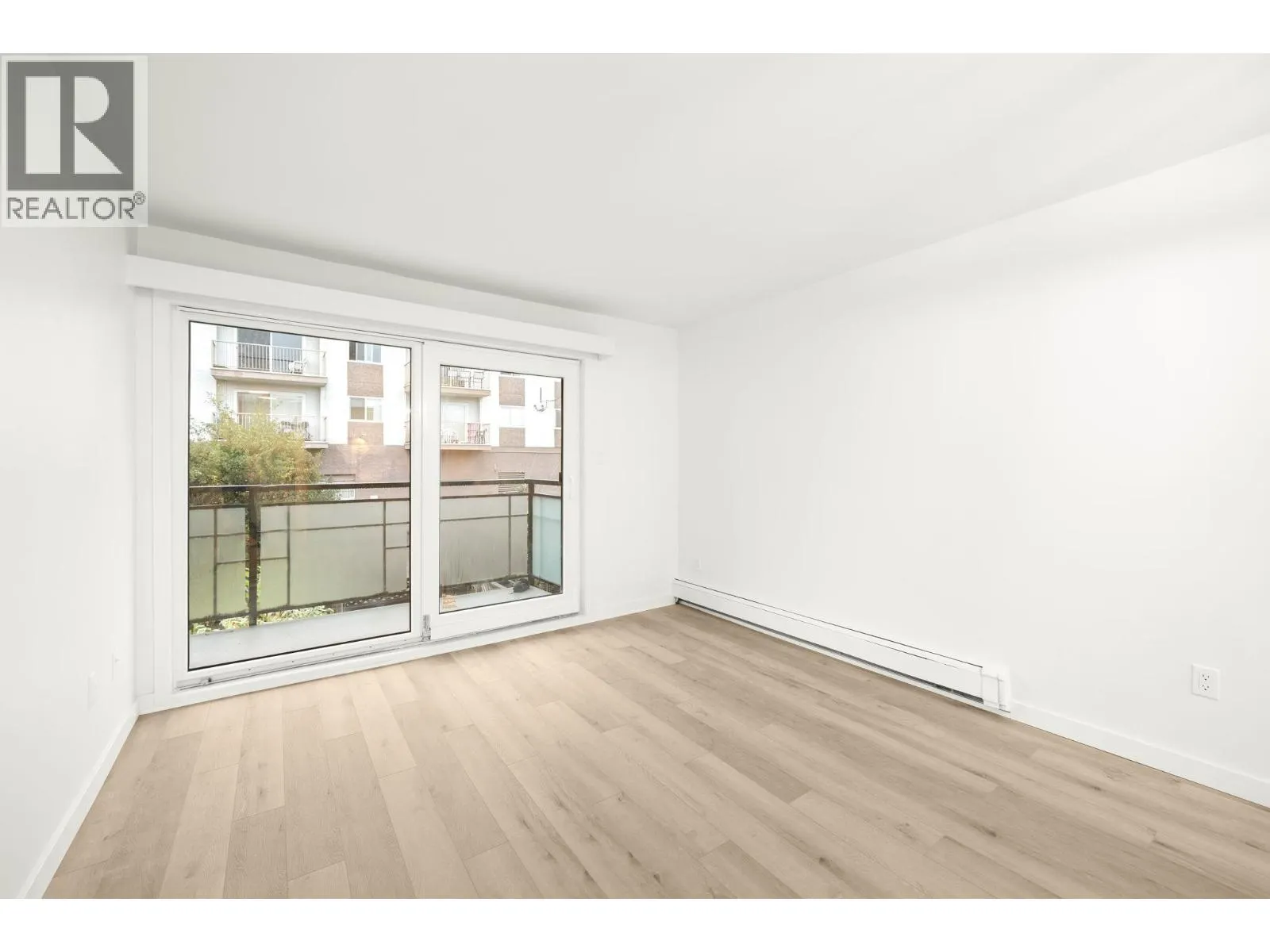 207 360 E 2ND STREET