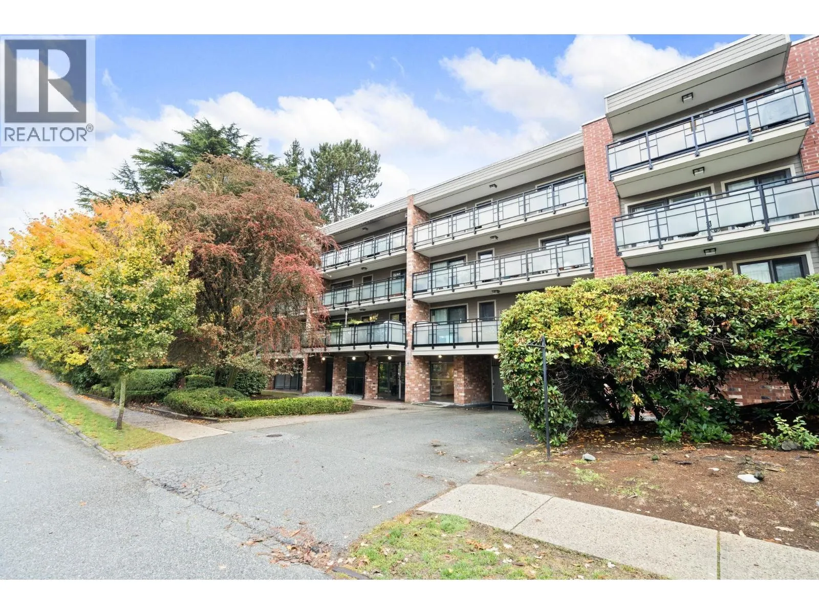 207 360 E 2ND STREET