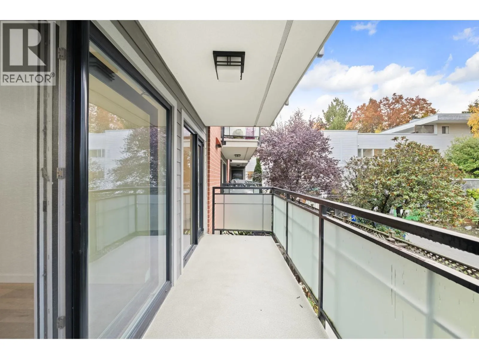 207 360 E 2ND STREET