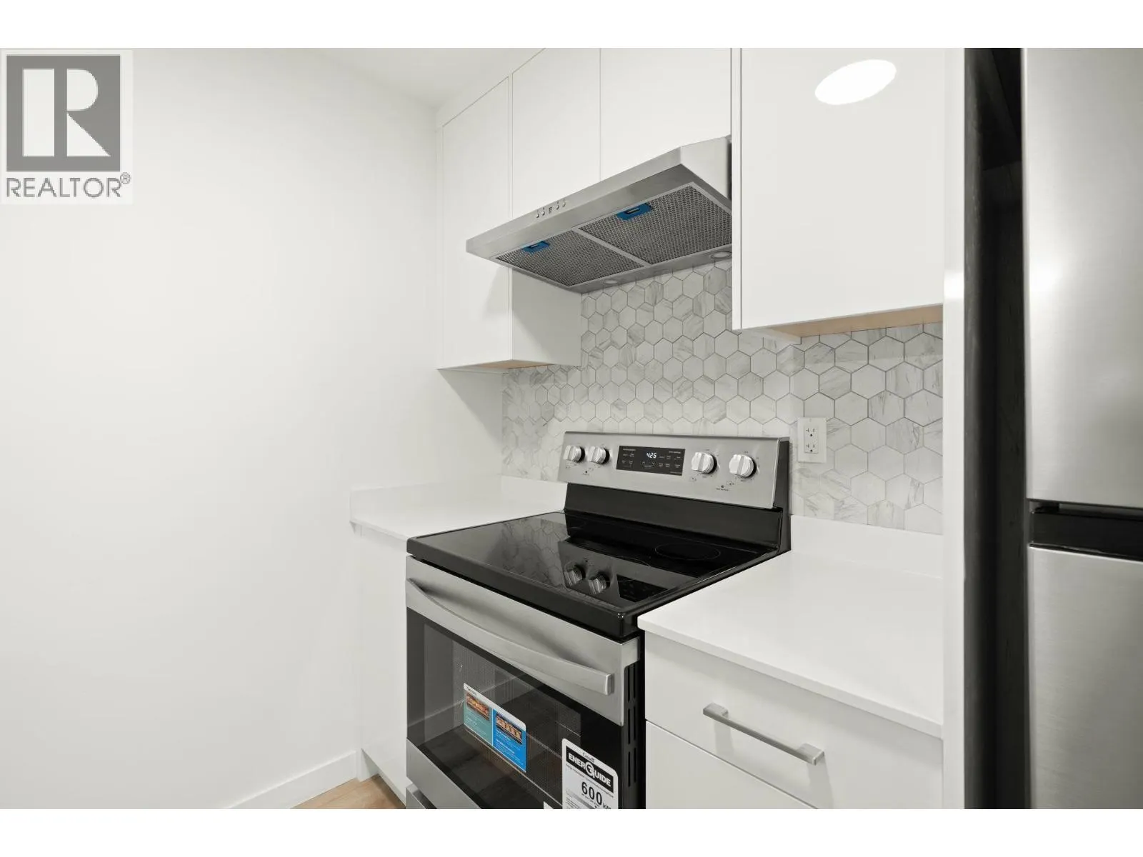 207 360 E 2ND STREET