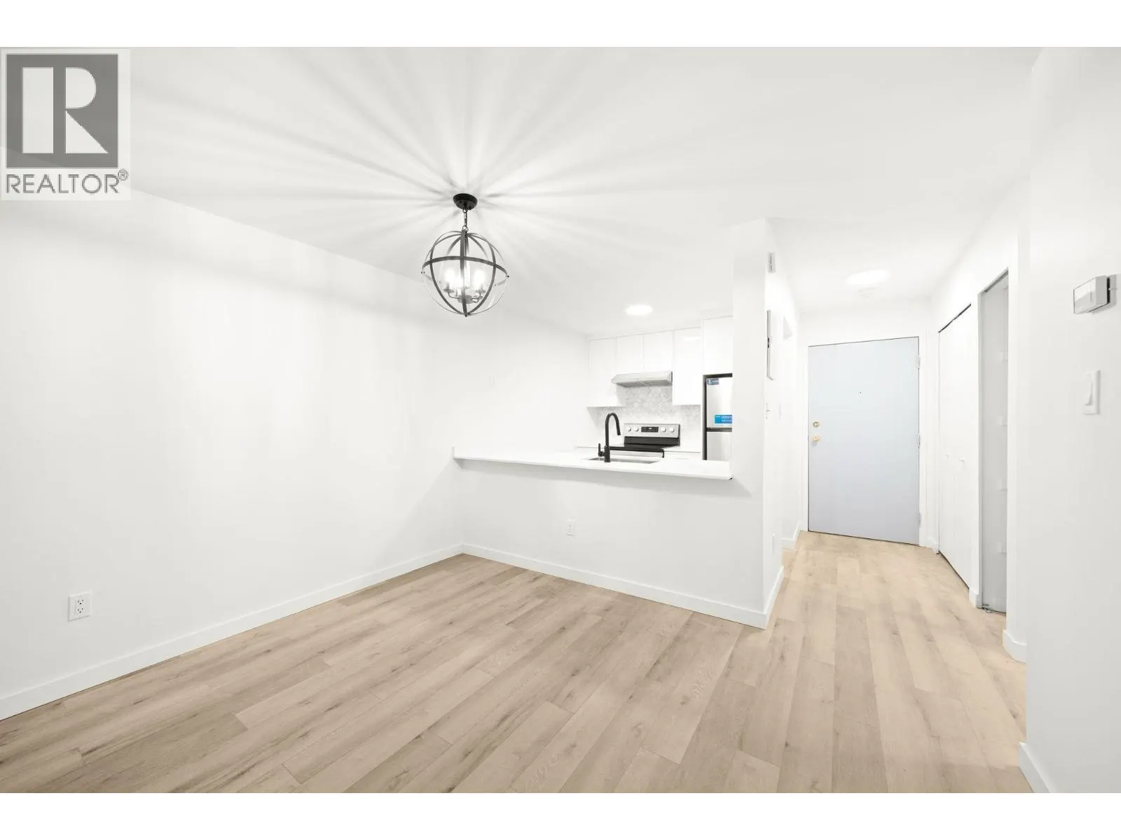 207 360 E 2ND STREET