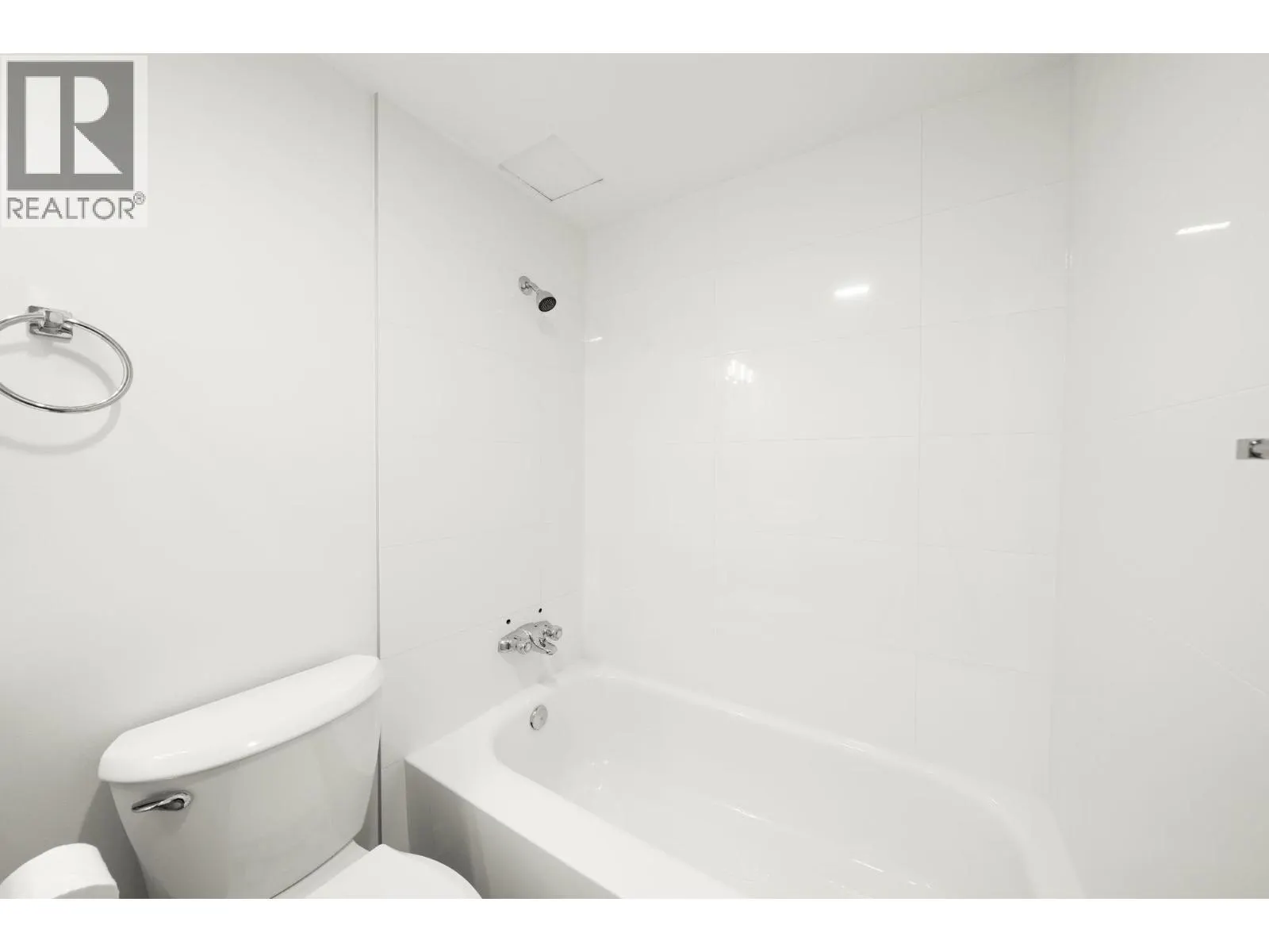 207 360 E 2ND STREET