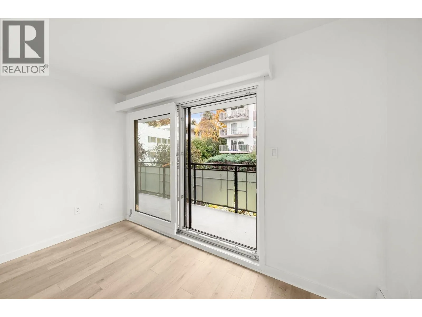 207 360 E 2ND STREET