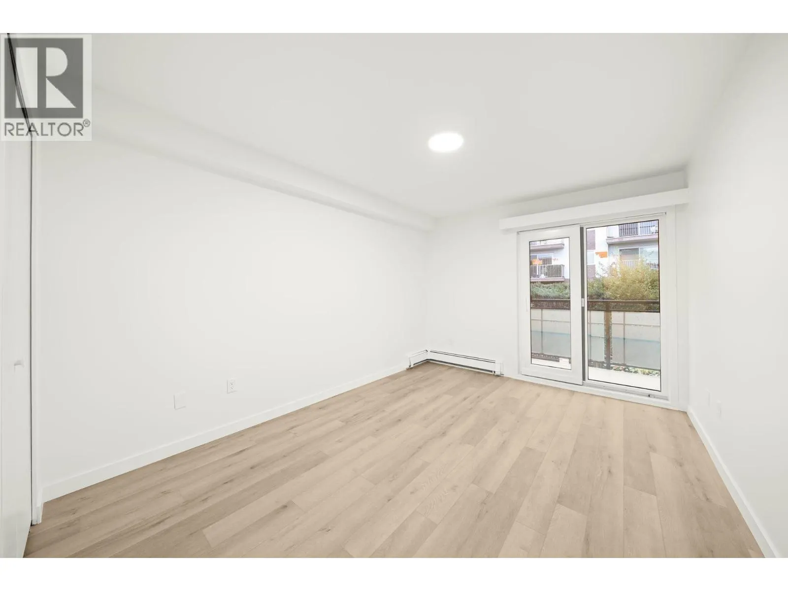 207 360 E 2ND STREET