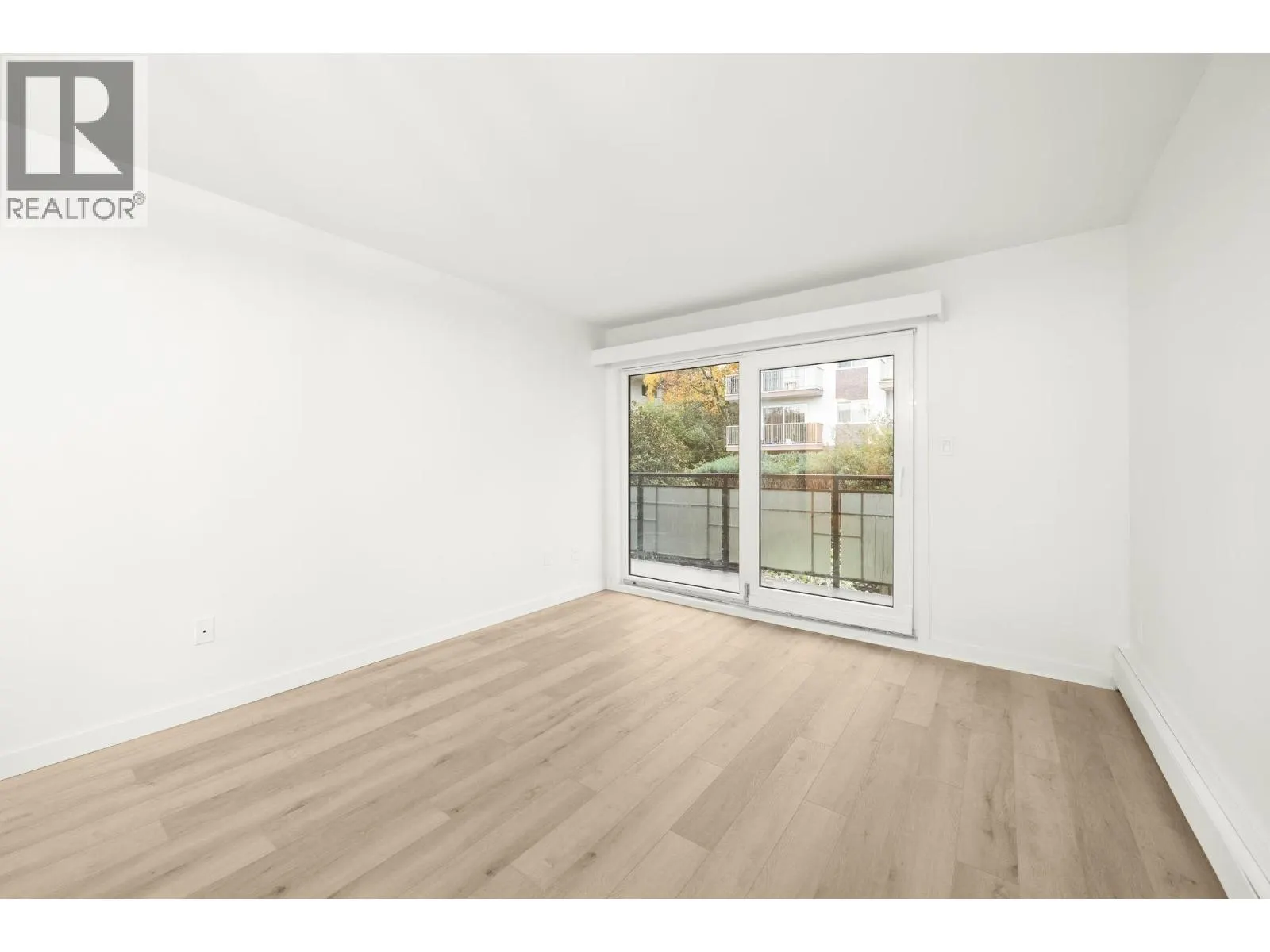 207 360 E 2ND STREET