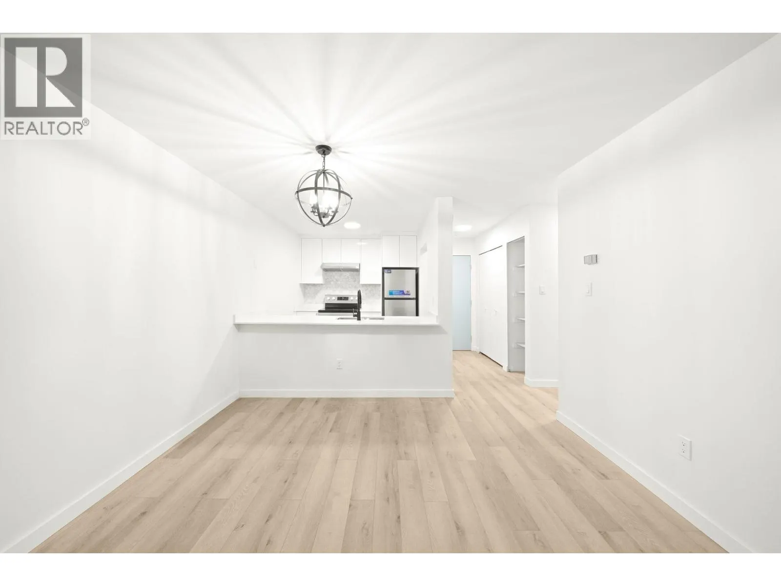 207 360 E 2ND STREET