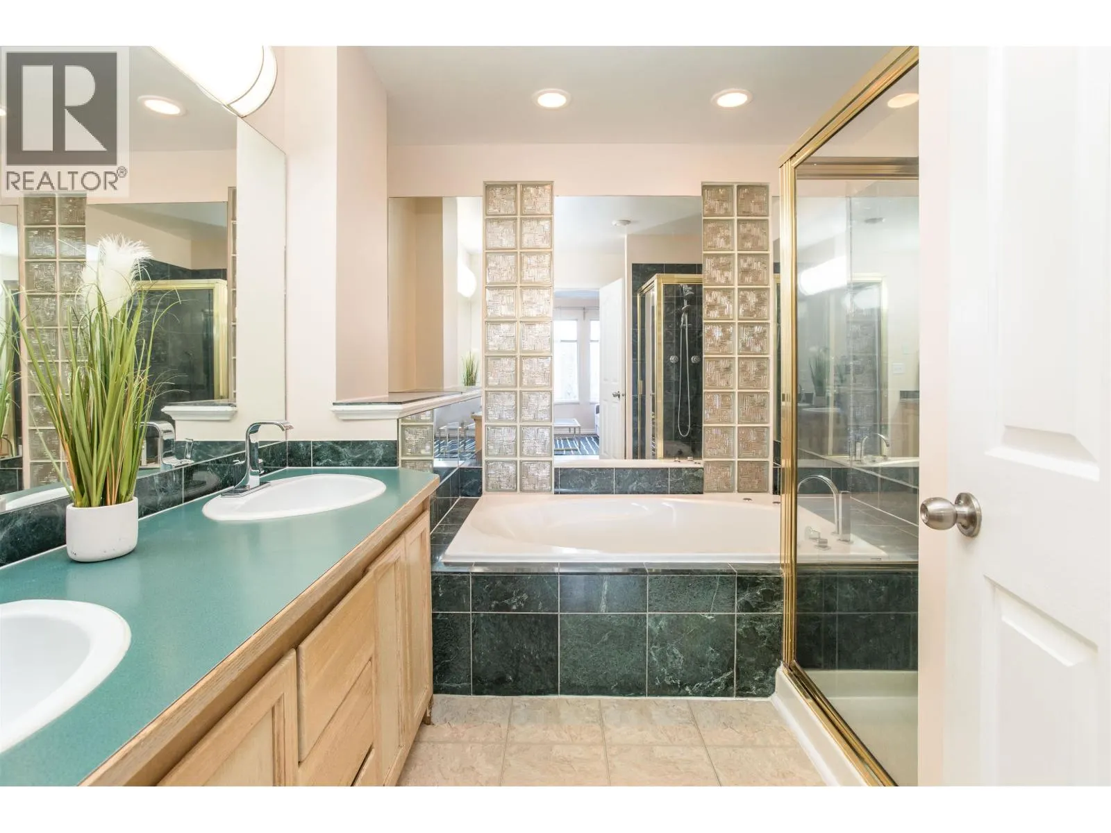 1005 ALDERSON AVENUE