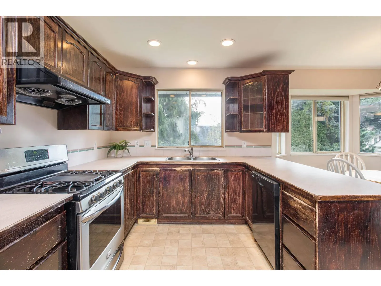 1005 ALDERSON AVENUE