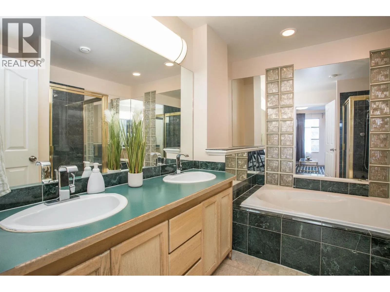 1005 ALDERSON AVENUE