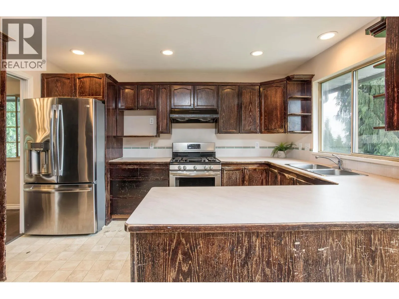 1005 ALDERSON AVENUE