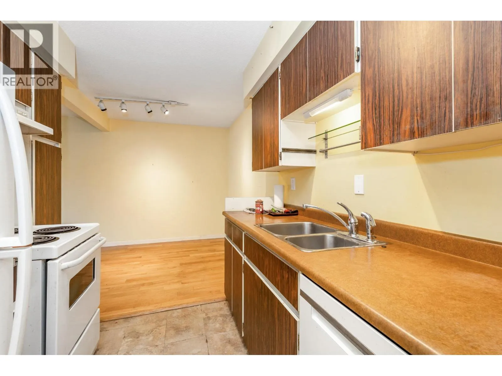 410 1435 NELSON STREET