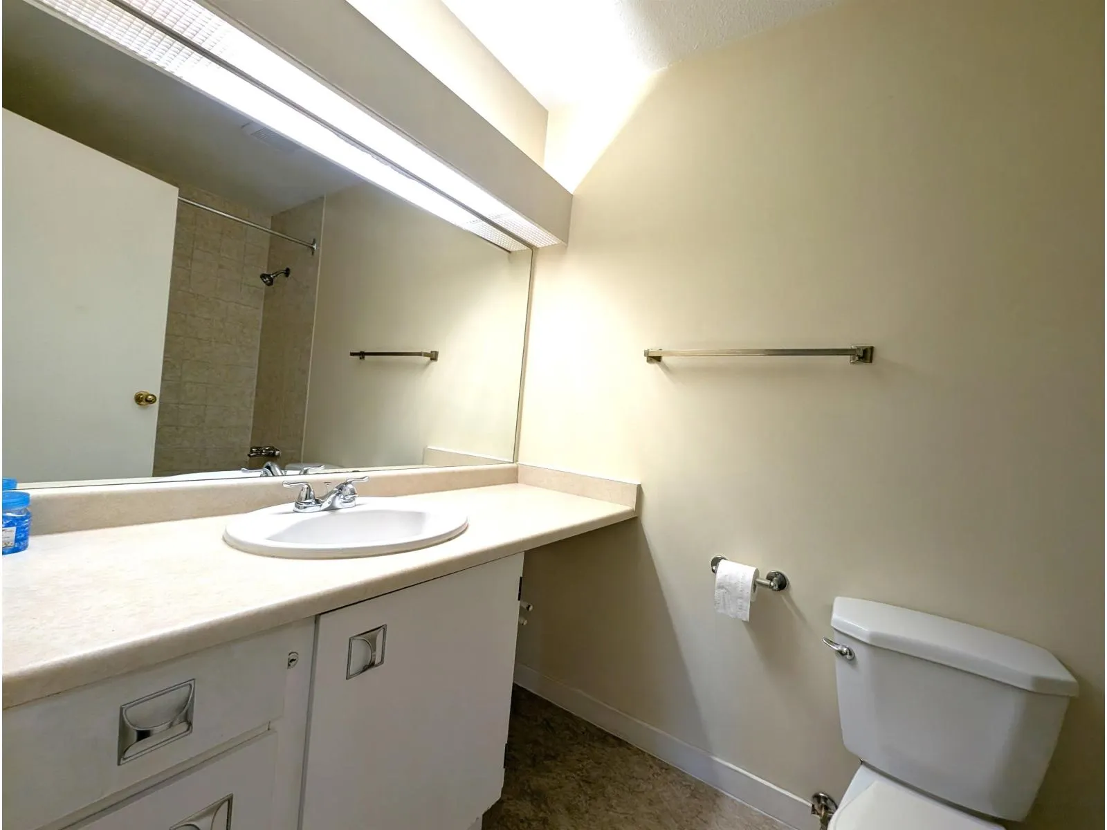 303 33850 FERN STREET