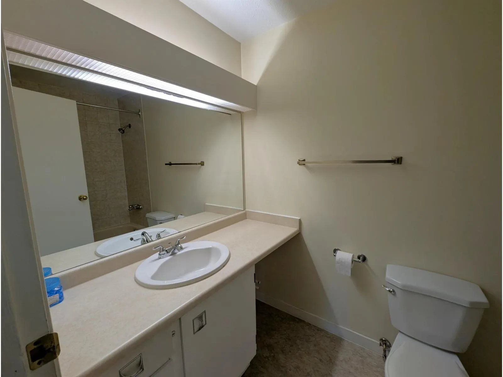 303 33850 FERN STREET