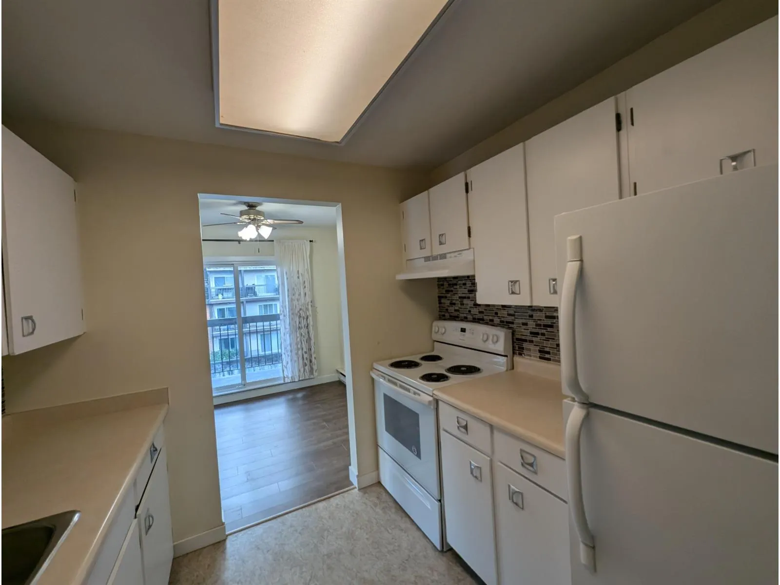 303 33850 FERN STREET