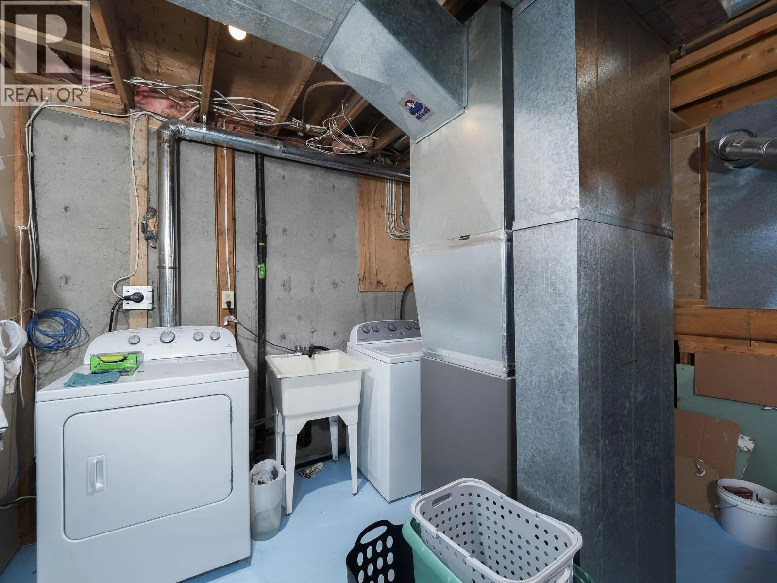 3011 CHRISTOPHER CRESCENT