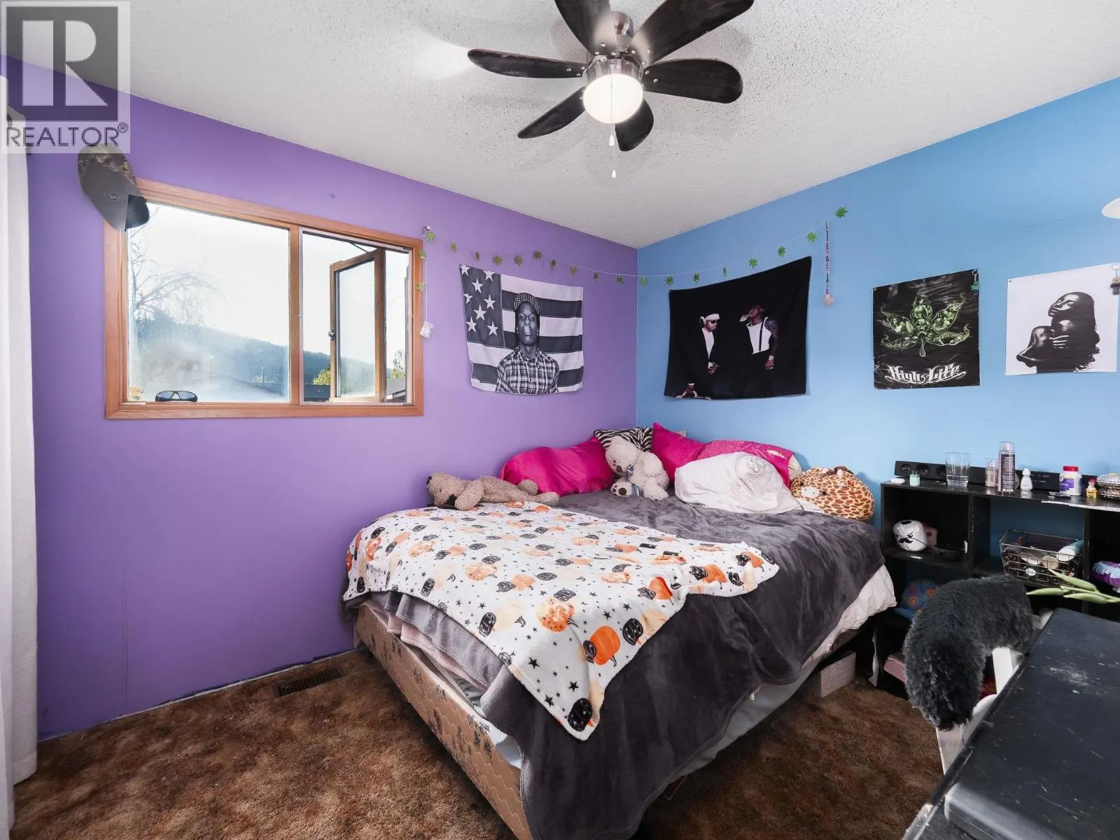 3011 CHRISTOPHER CRESCENT