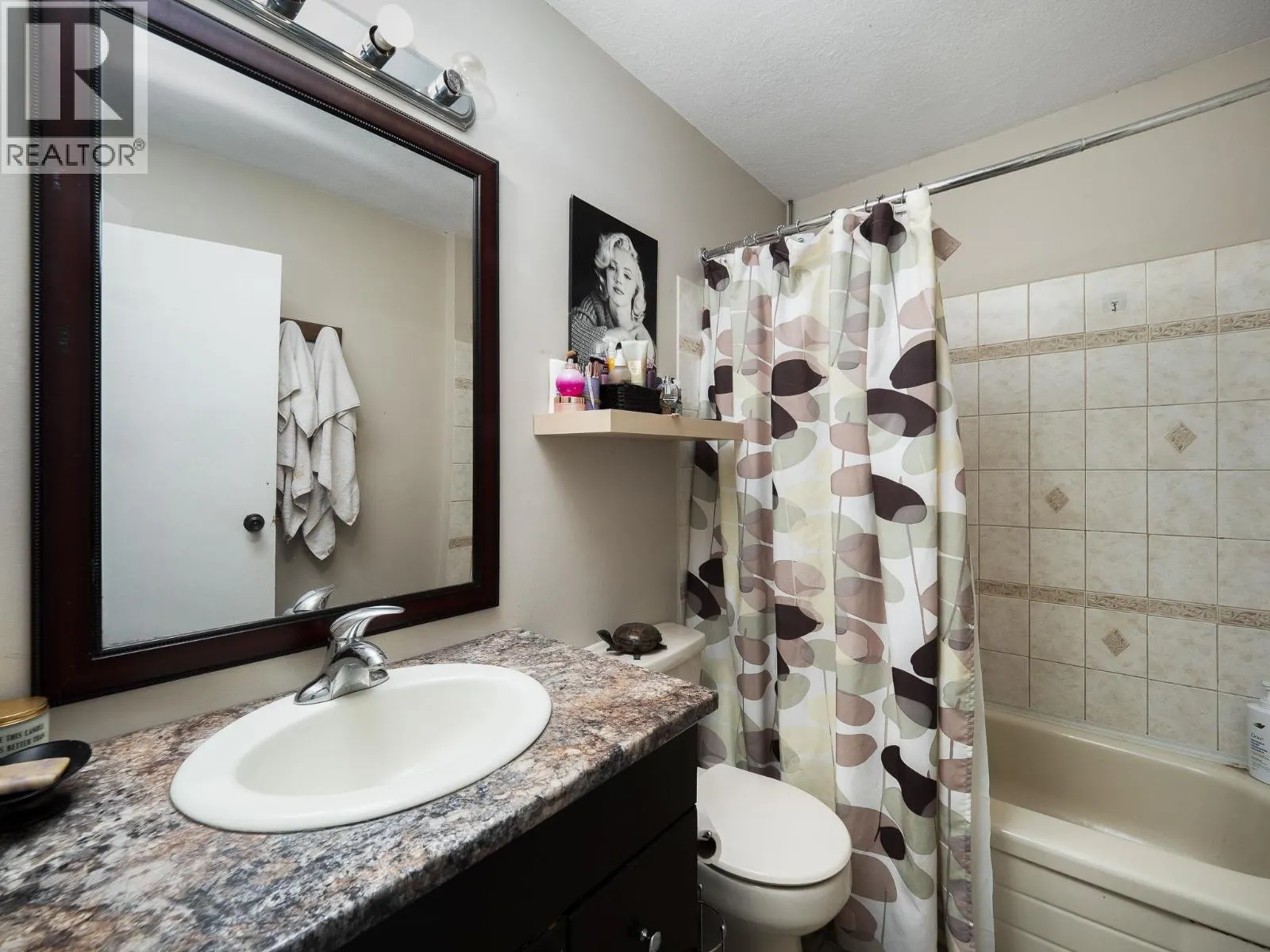 3011 CHRISTOPHER CRESCENT