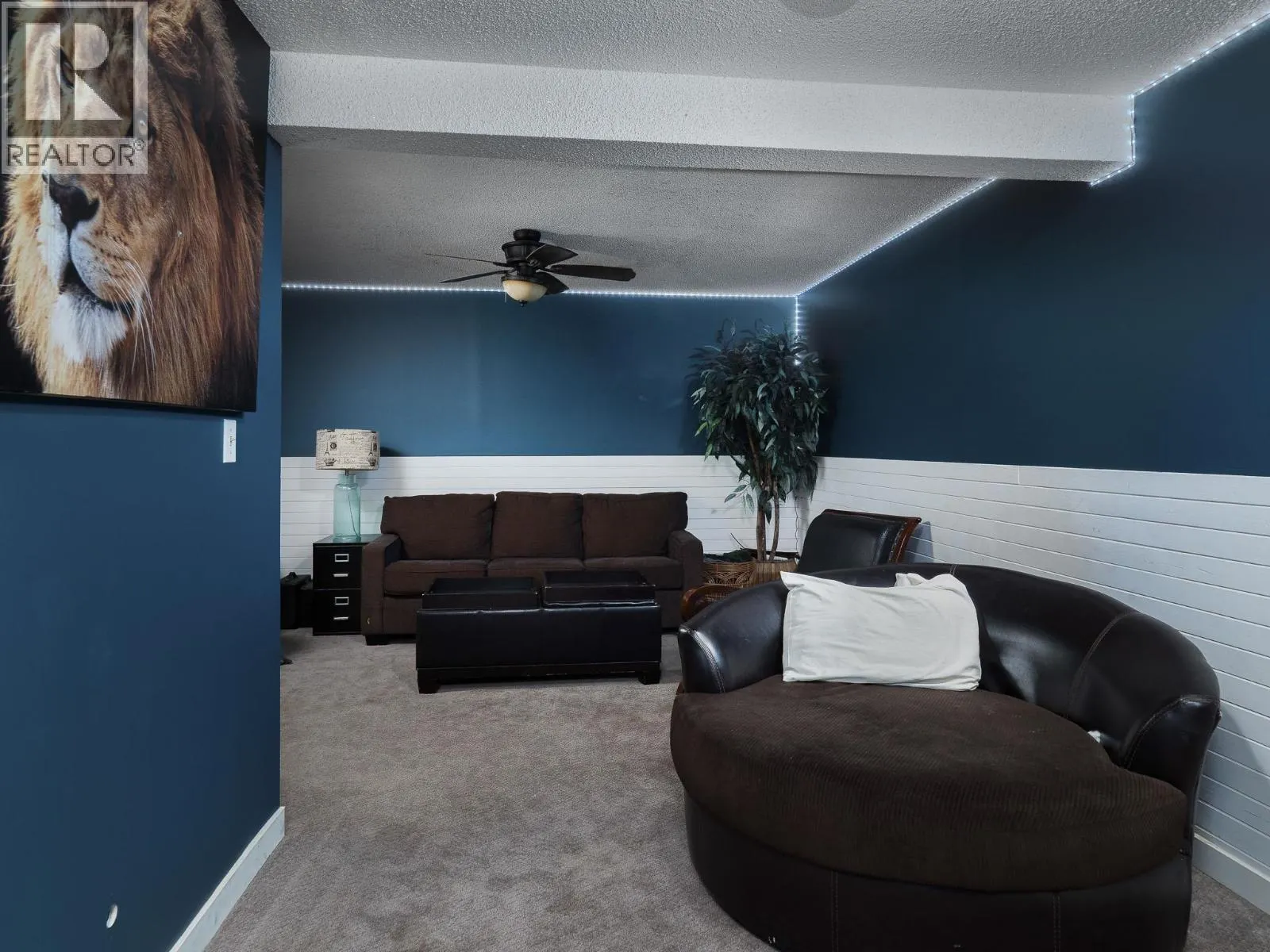 3011 CHRISTOPHER CRESCENT