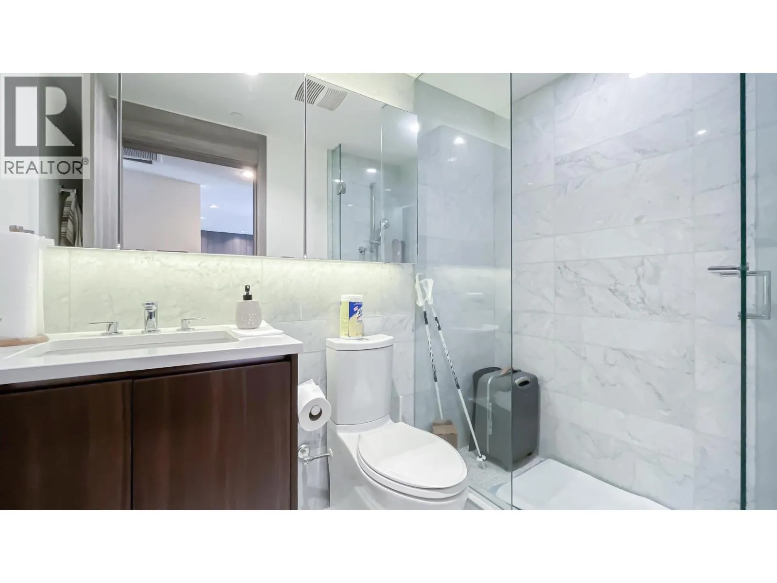 2220 89 NELSON STREET