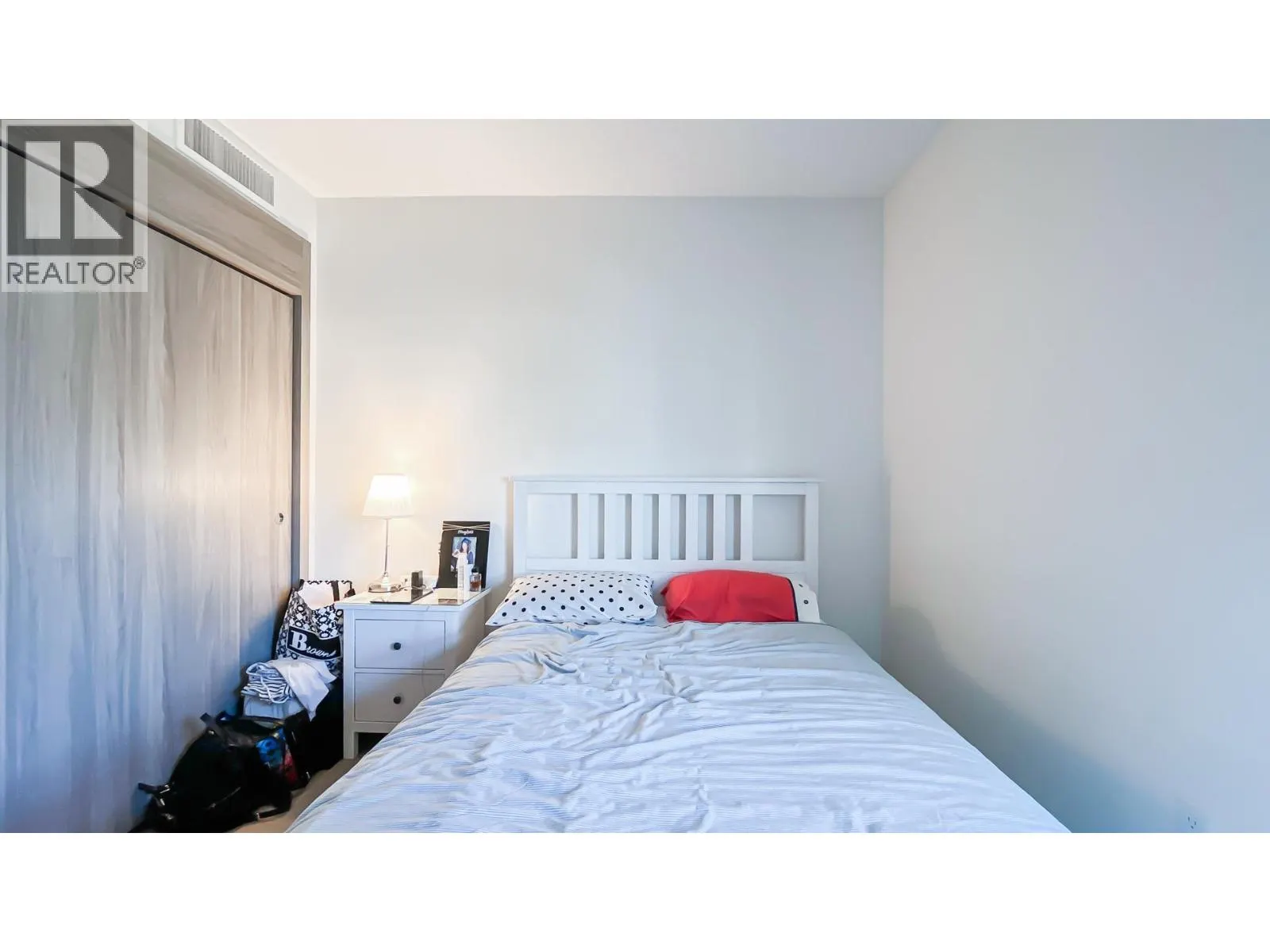 2220 89 NELSON STREET