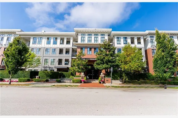 #421 3323 151 STREET