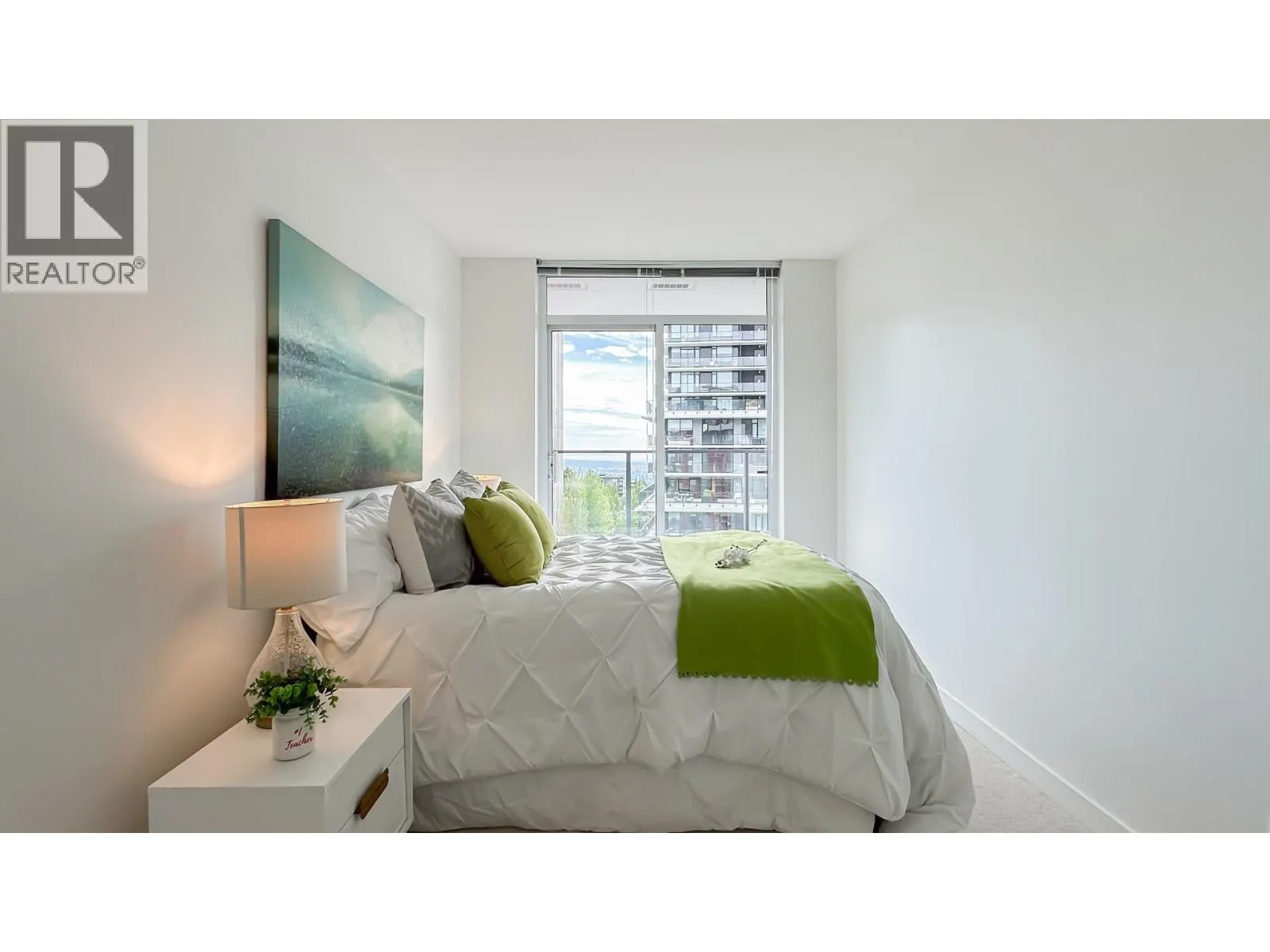 1003 8940 UNIVERSITY CRESCENT