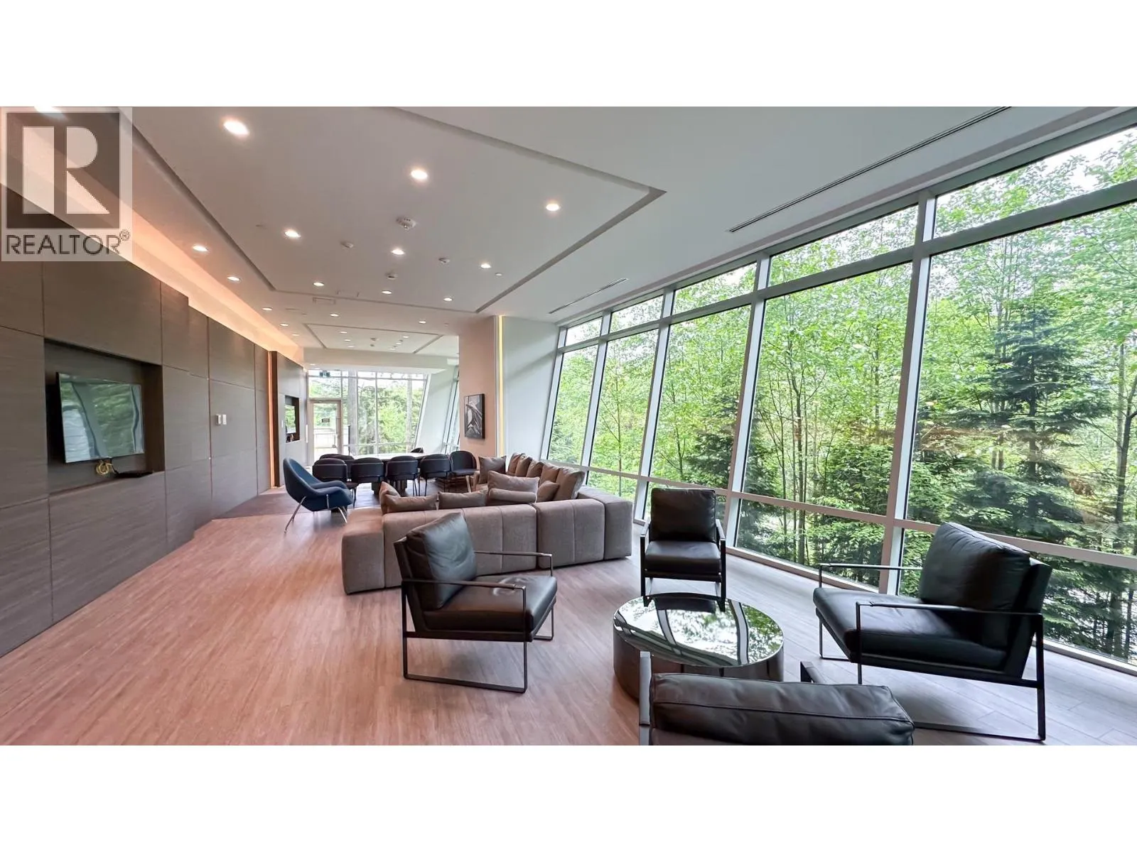 1003 8940 UNIVERSITY CRESCENT