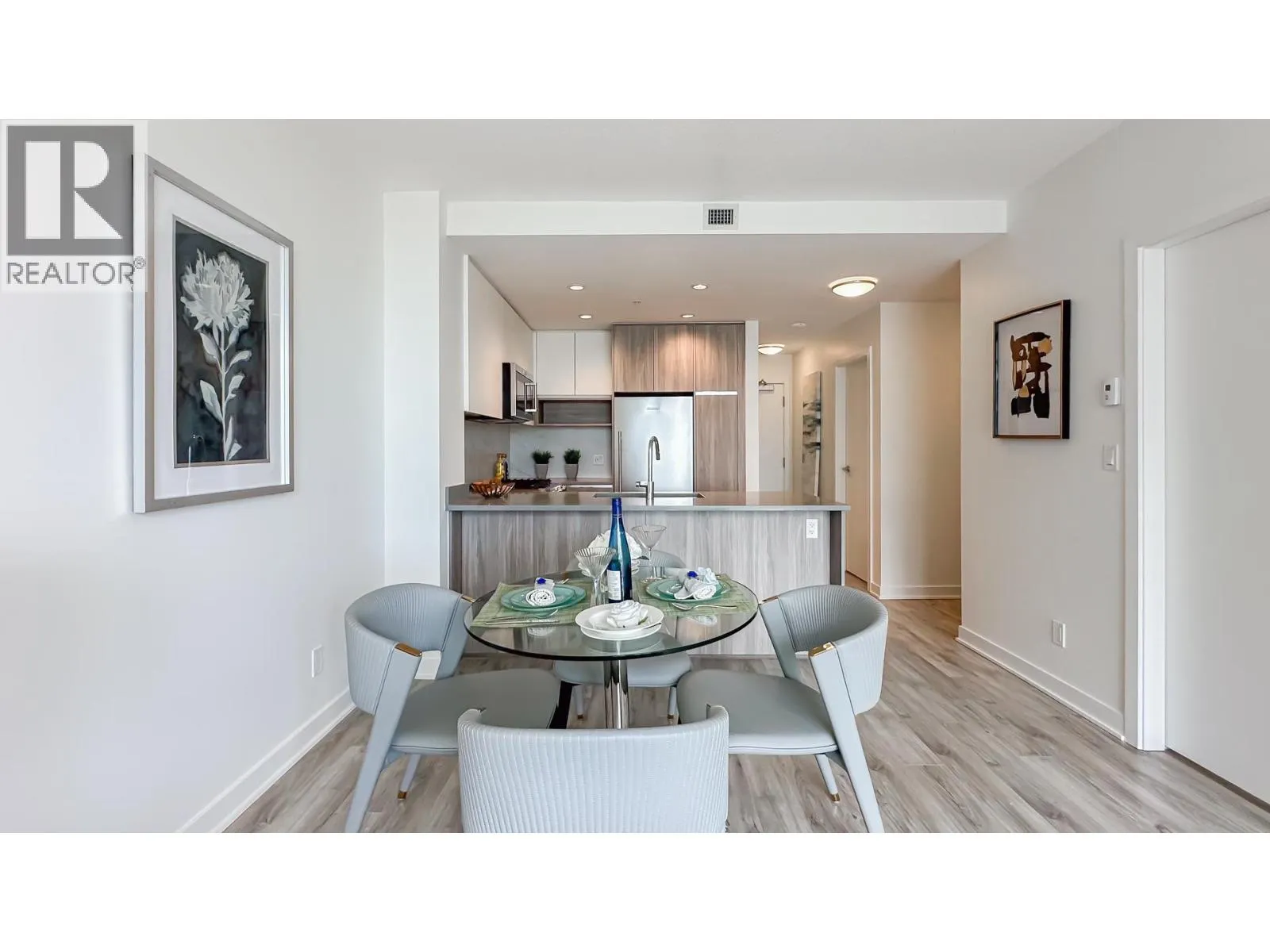 1003 8940 UNIVERSITY CRESCENT