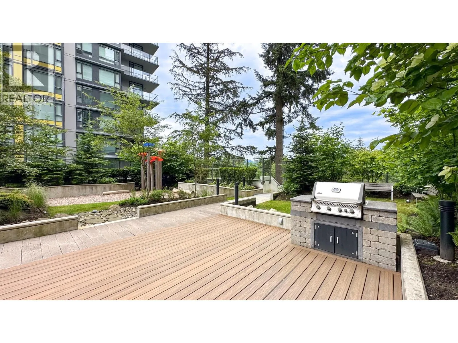 1003 8940 UNIVERSITY CRESCENT