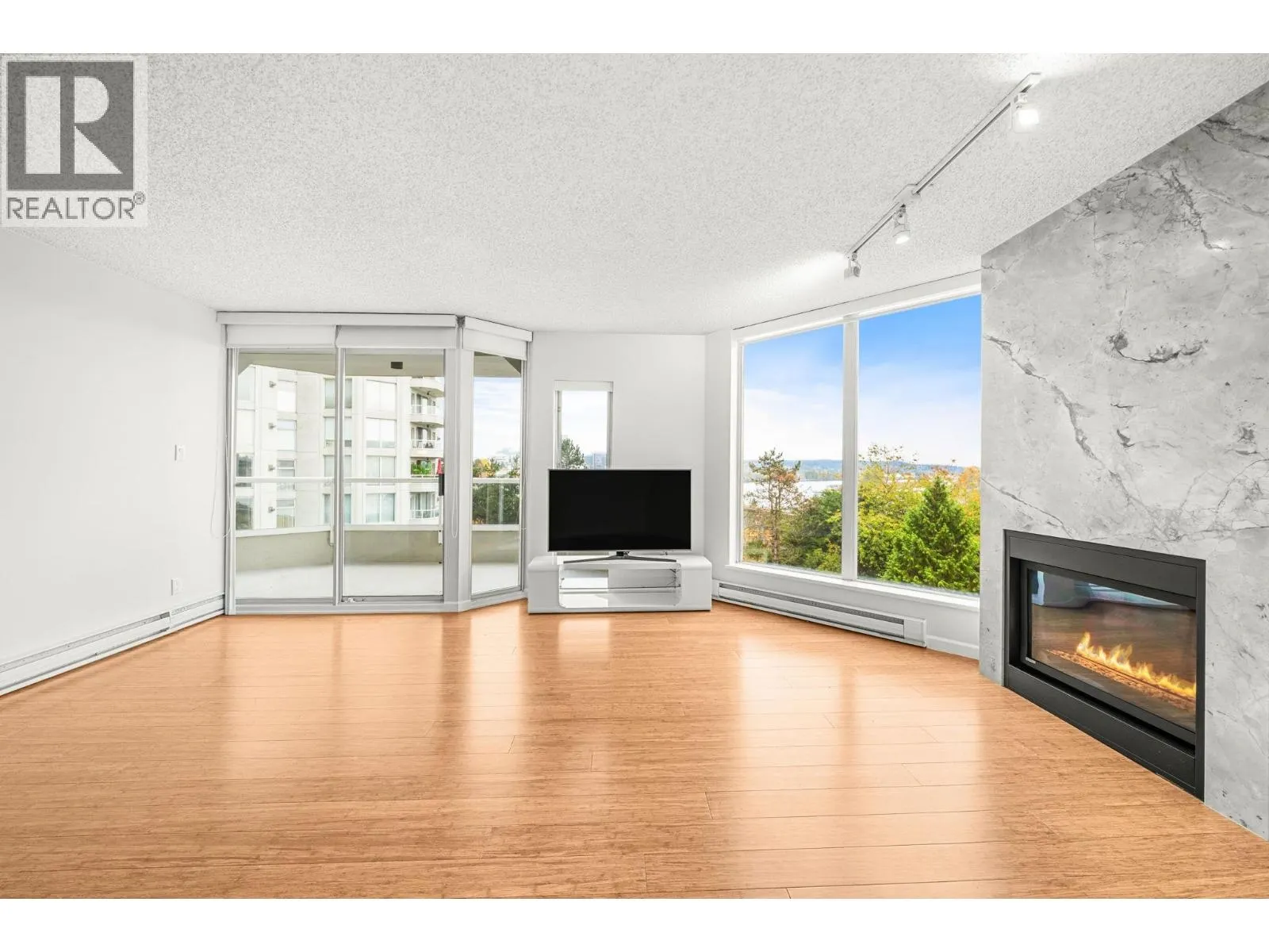 503 69 JAMIESON COURT