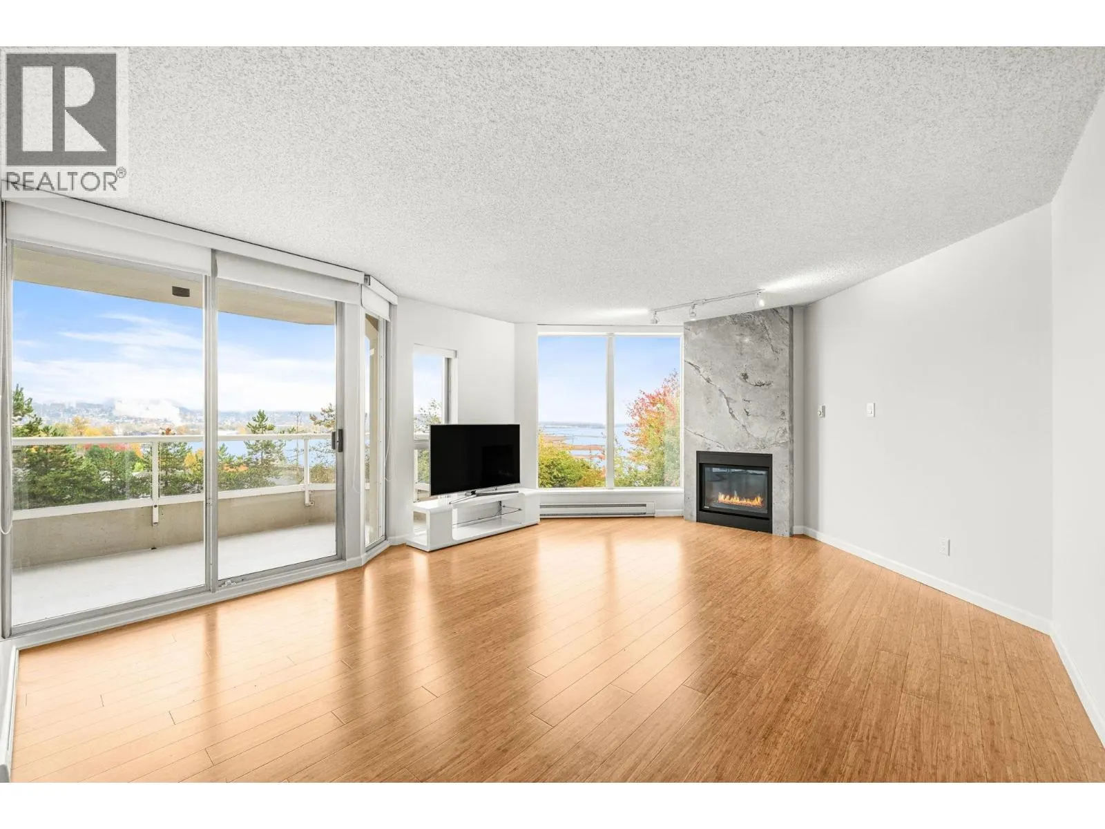 503 69 JAMIESON COURT