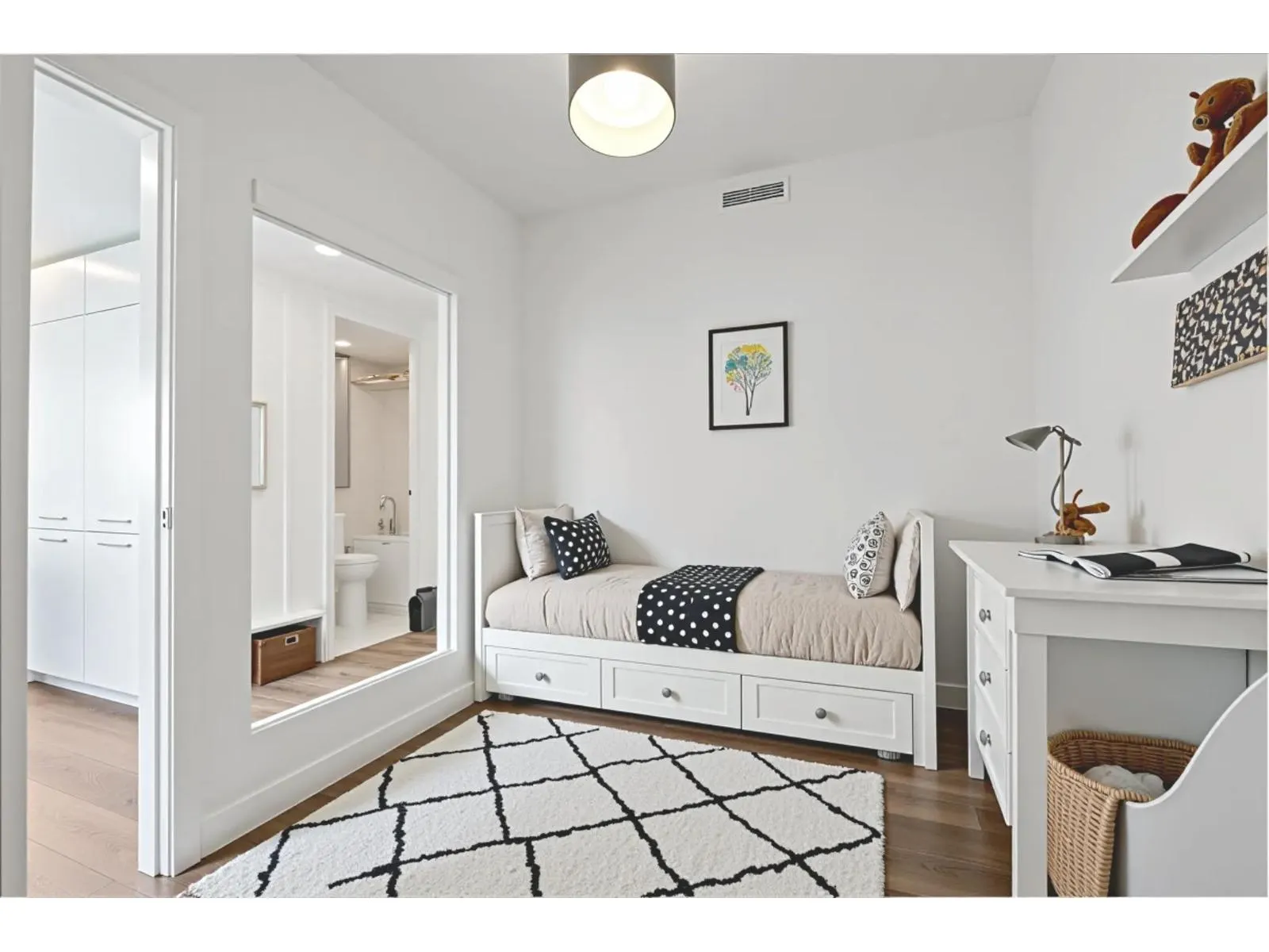 801 13318 104 AVENUE