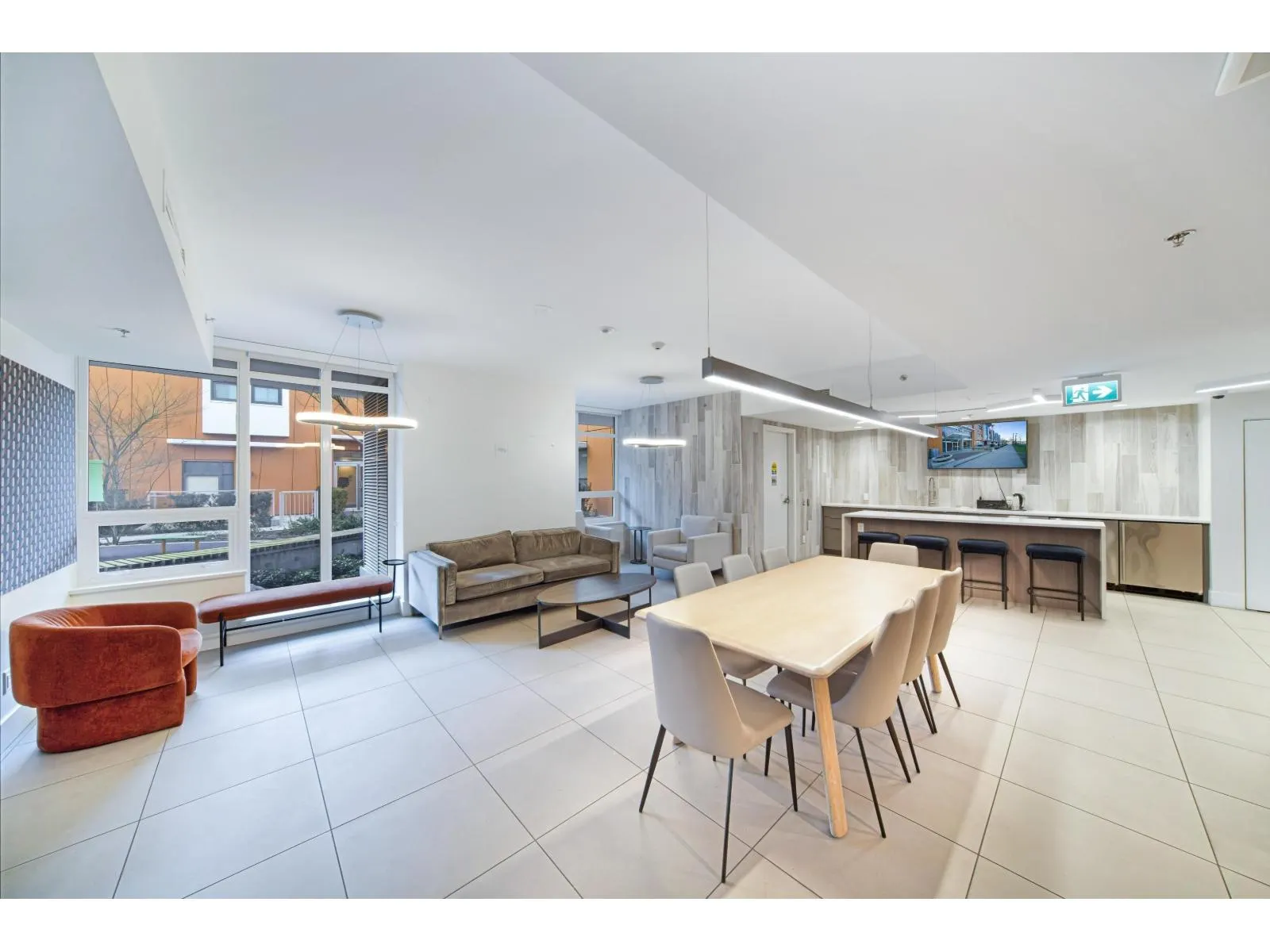 801 13318 104 AVENUE