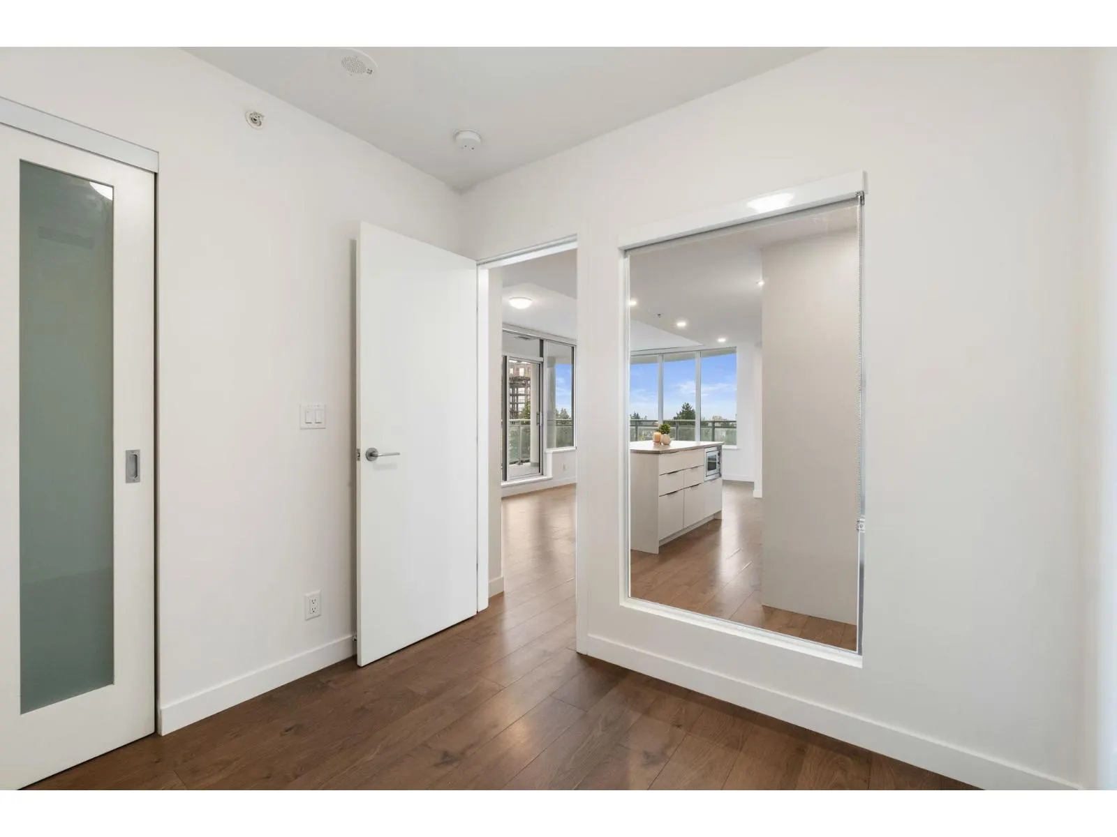 801 13318 104 AVENUE