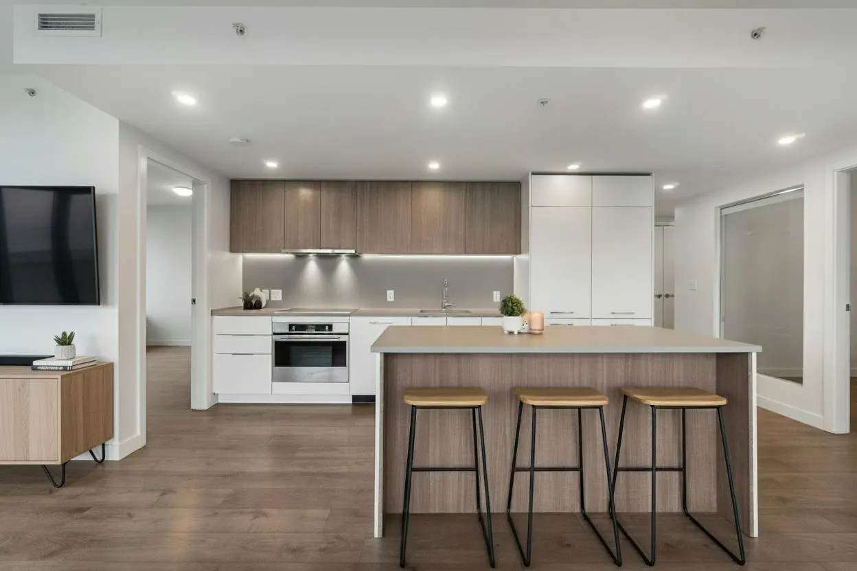 801 13318 104 AVENUE