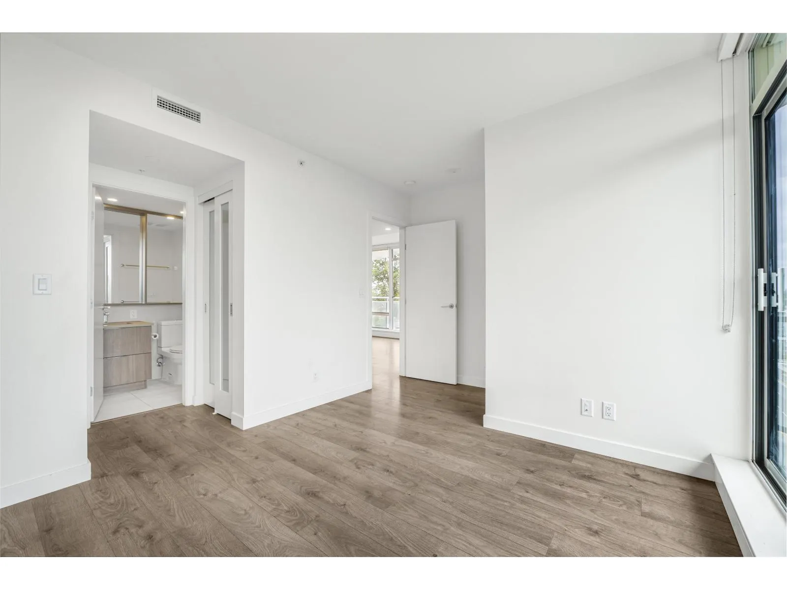 801 13318 104 AVENUE