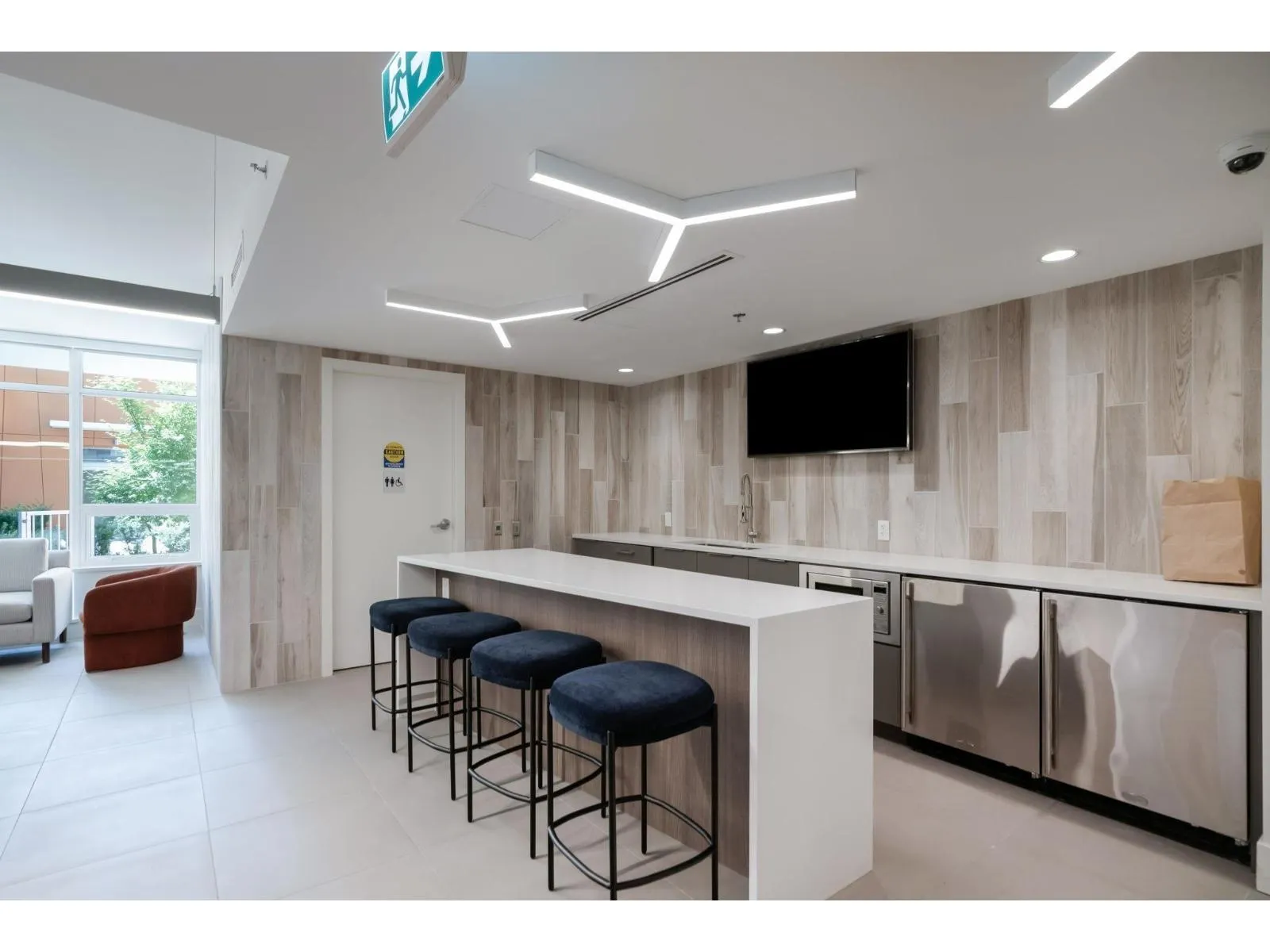 801 13318 104 AVENUE