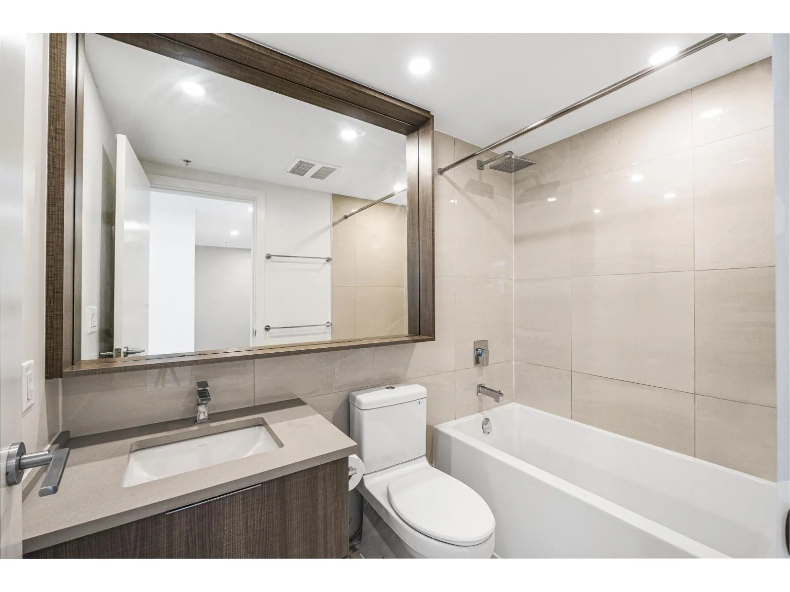 801 13318 104 AVENUE