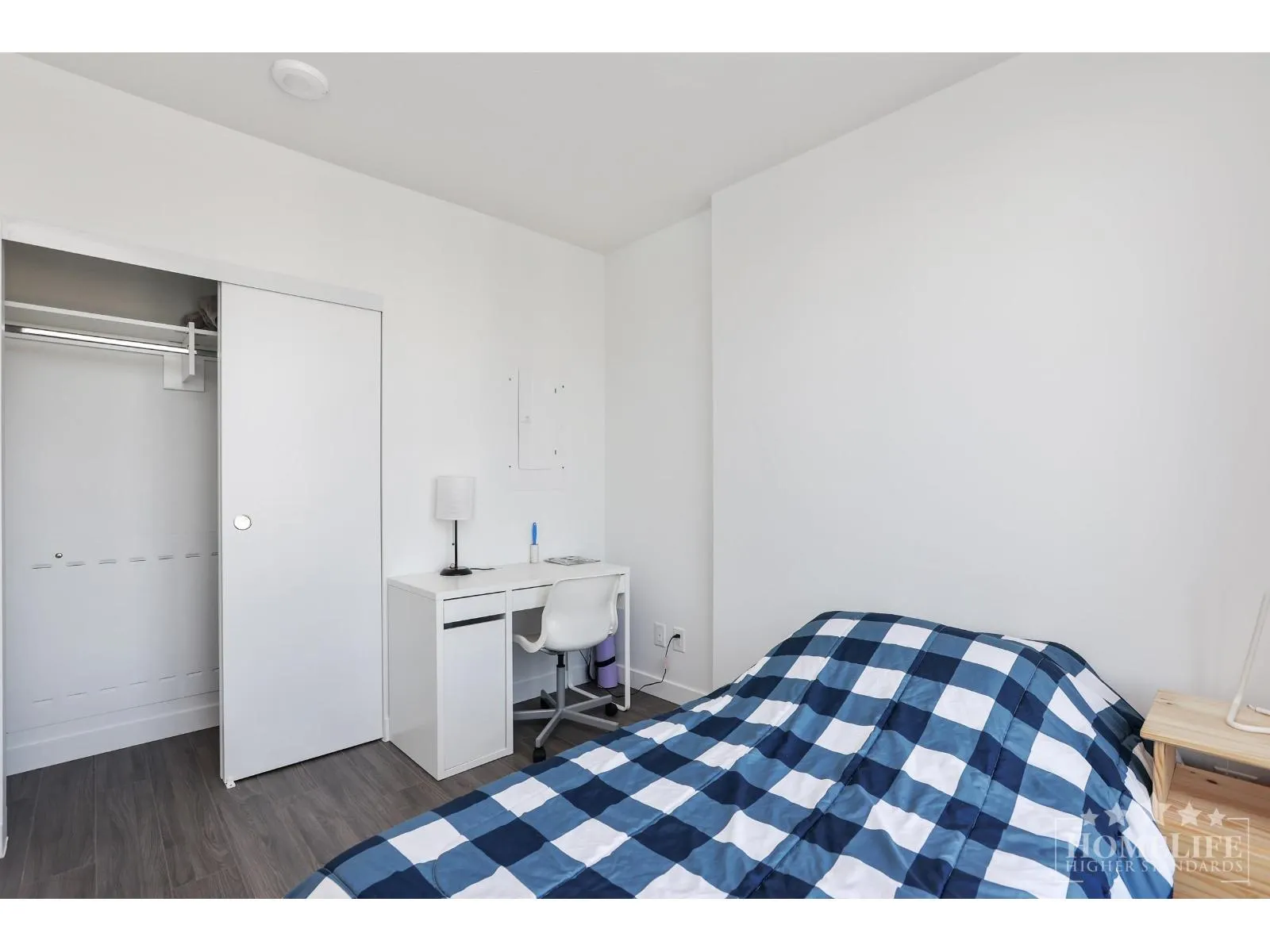 3209 13615 FRASER HIGHWAY