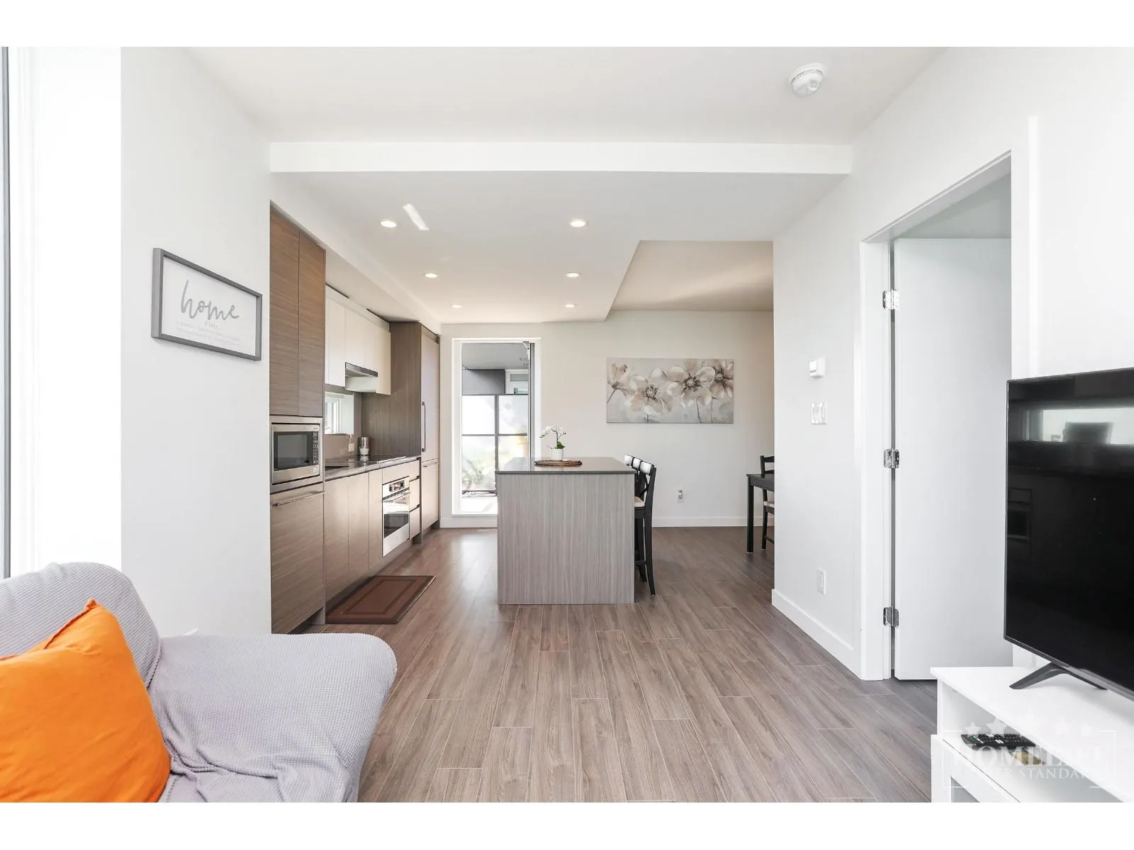 3209 13615 FRASER HIGHWAY