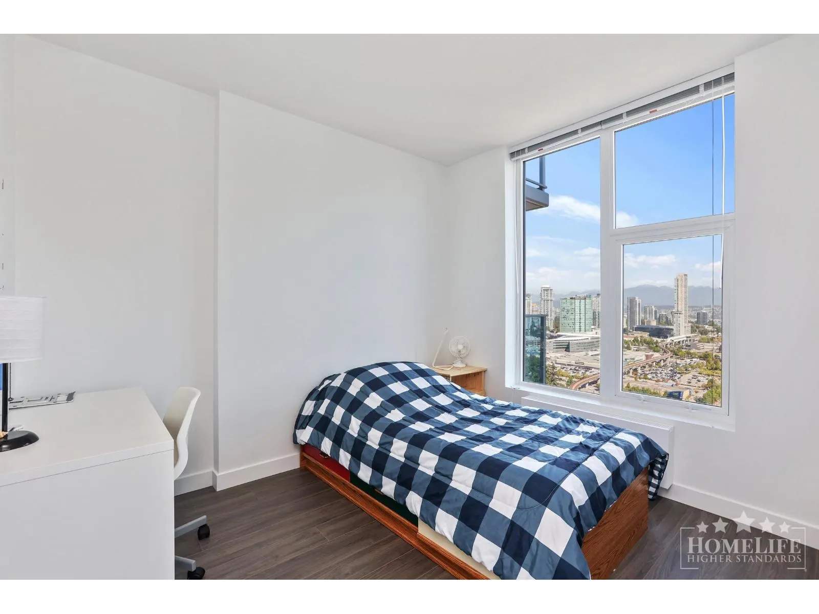 3209 13615 FRASER HIGHWAY